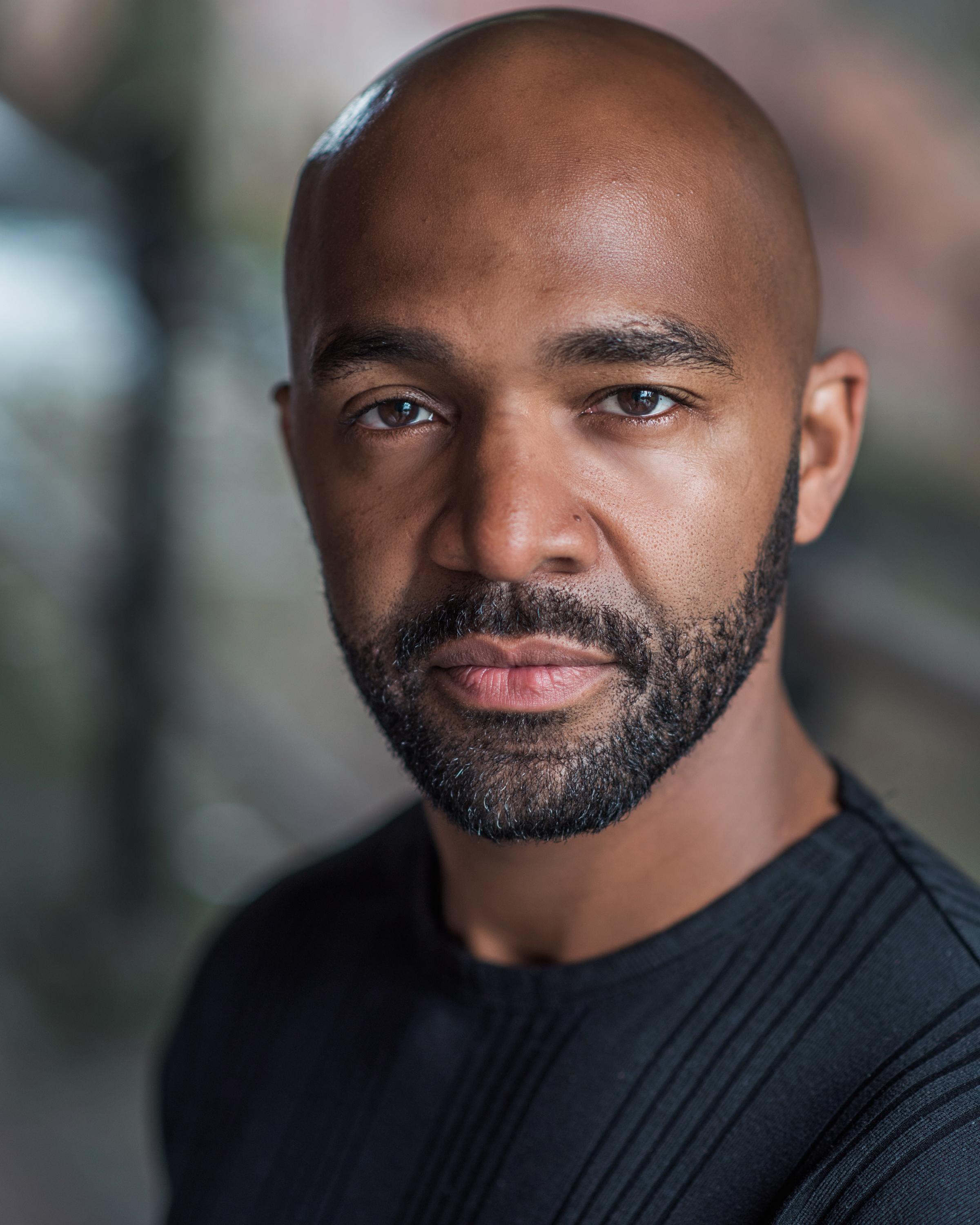 actor Seabert Henry large photo