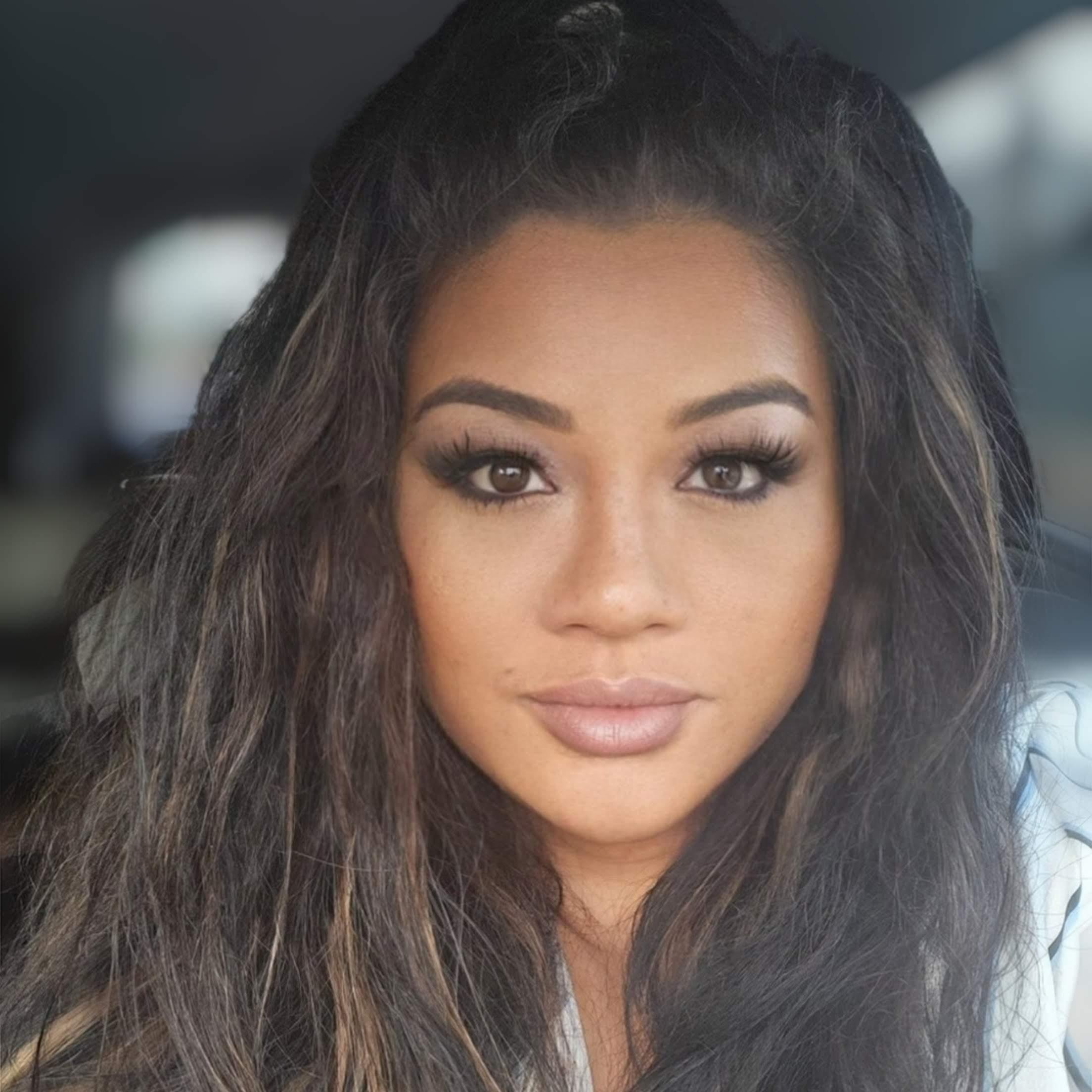 actor Cecile Cinco large photo