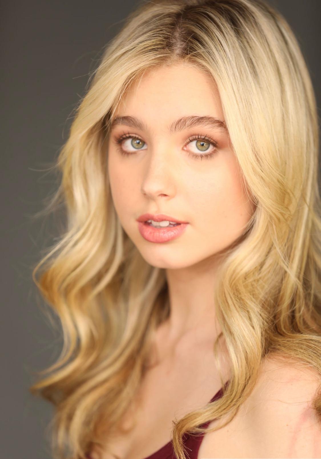 actor Lilia Buckingham large photo