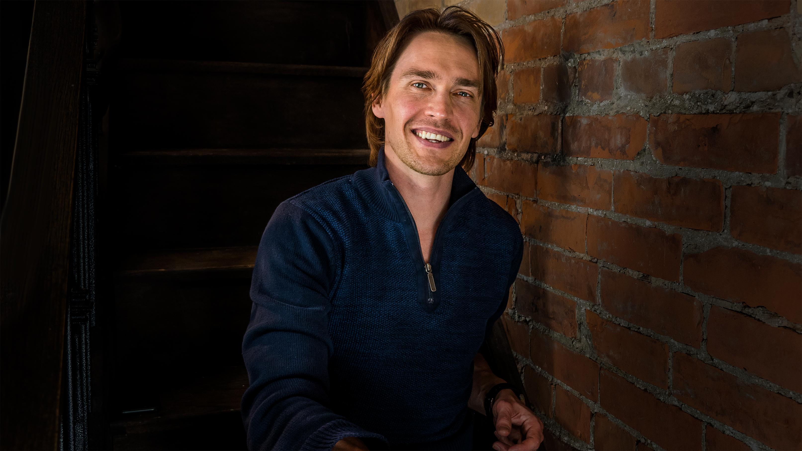 actor Michael Luckett large photo