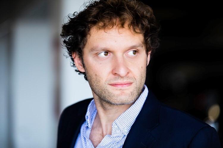 actor Clem Darling large photo