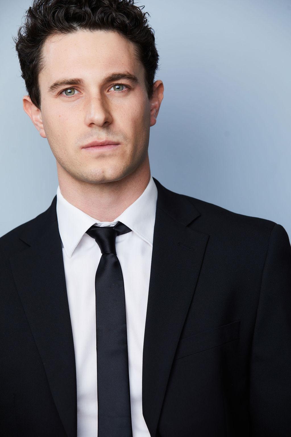 actor Lior Selve large photo