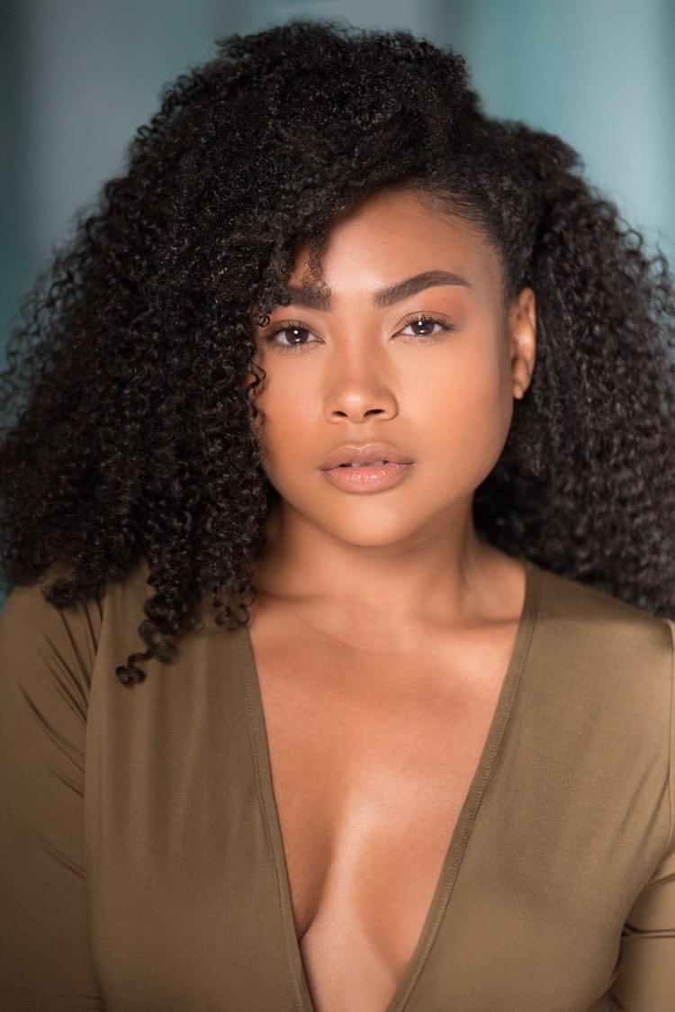 actor Llauryn Hendrix large photo