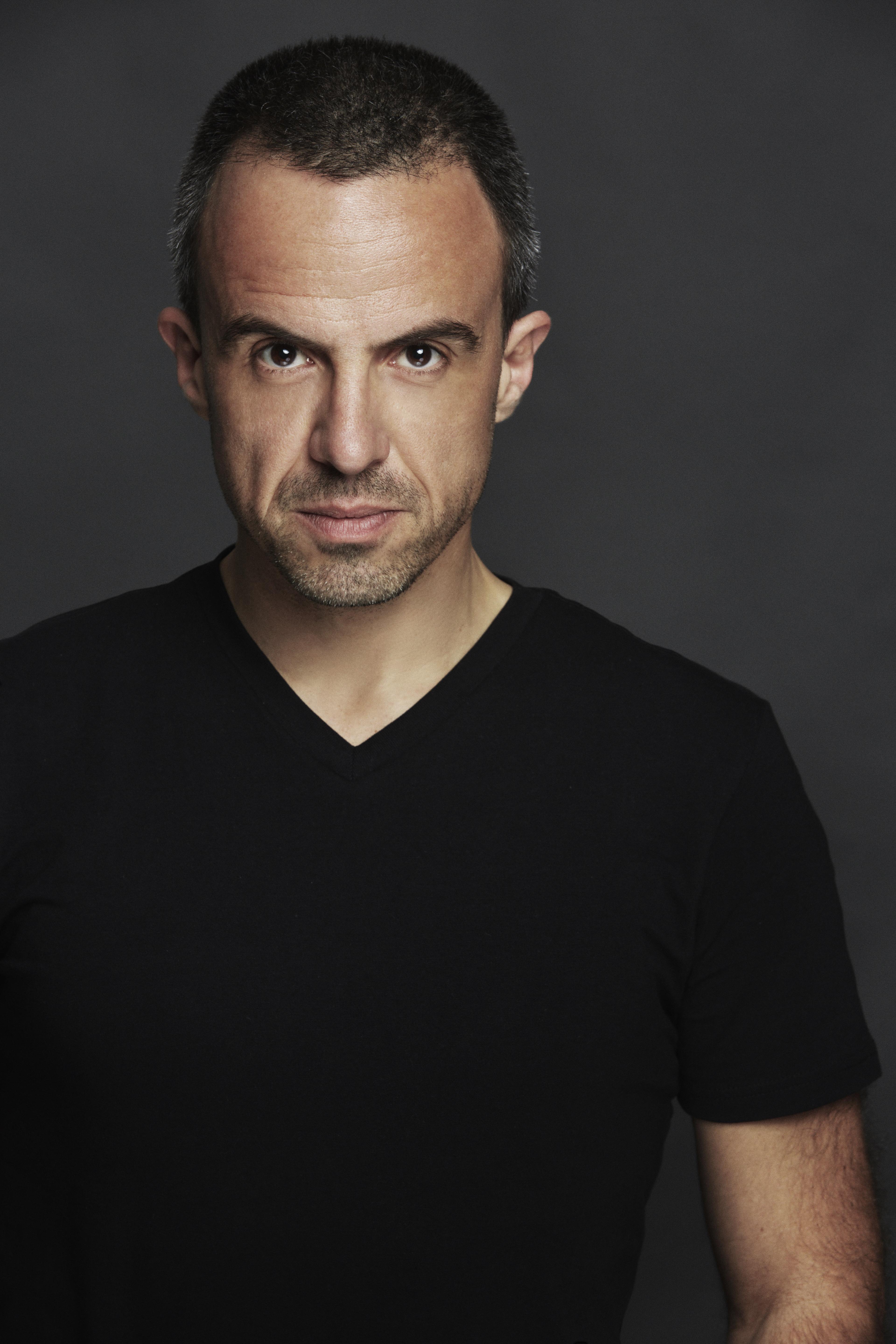 actor Ivo Canelas large photo