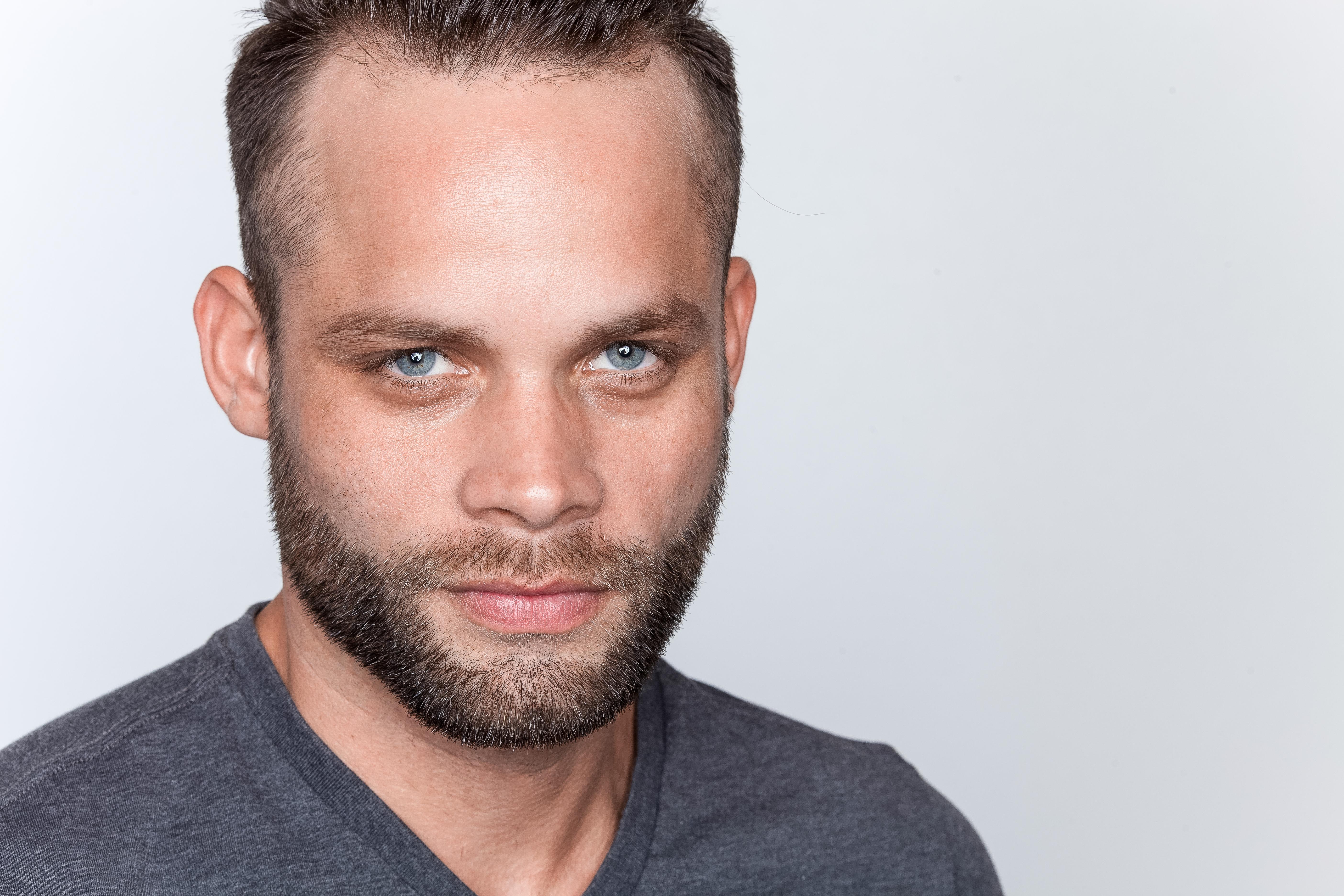 actor Thomas Johnston large photo