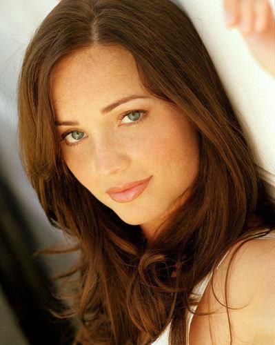 actor Kari Hawker-Diaz large photo