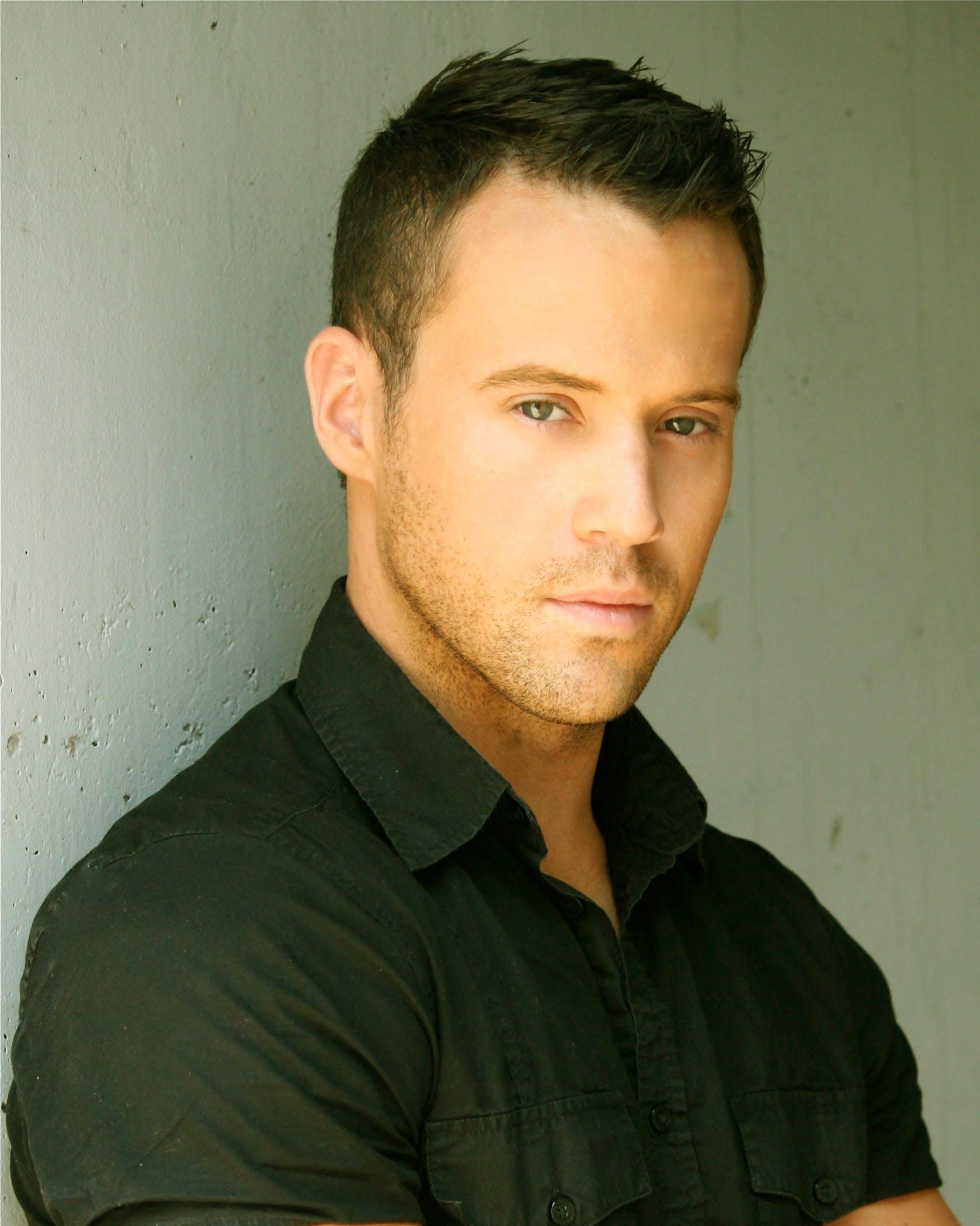 actor Michael E.R. Walker large photo