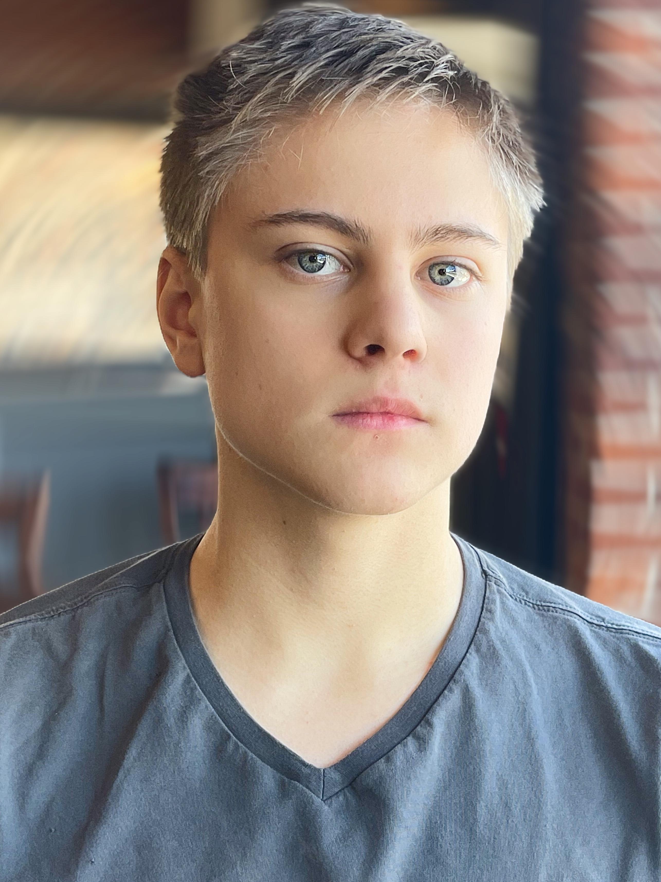 actor Dogen Eyeler large photo