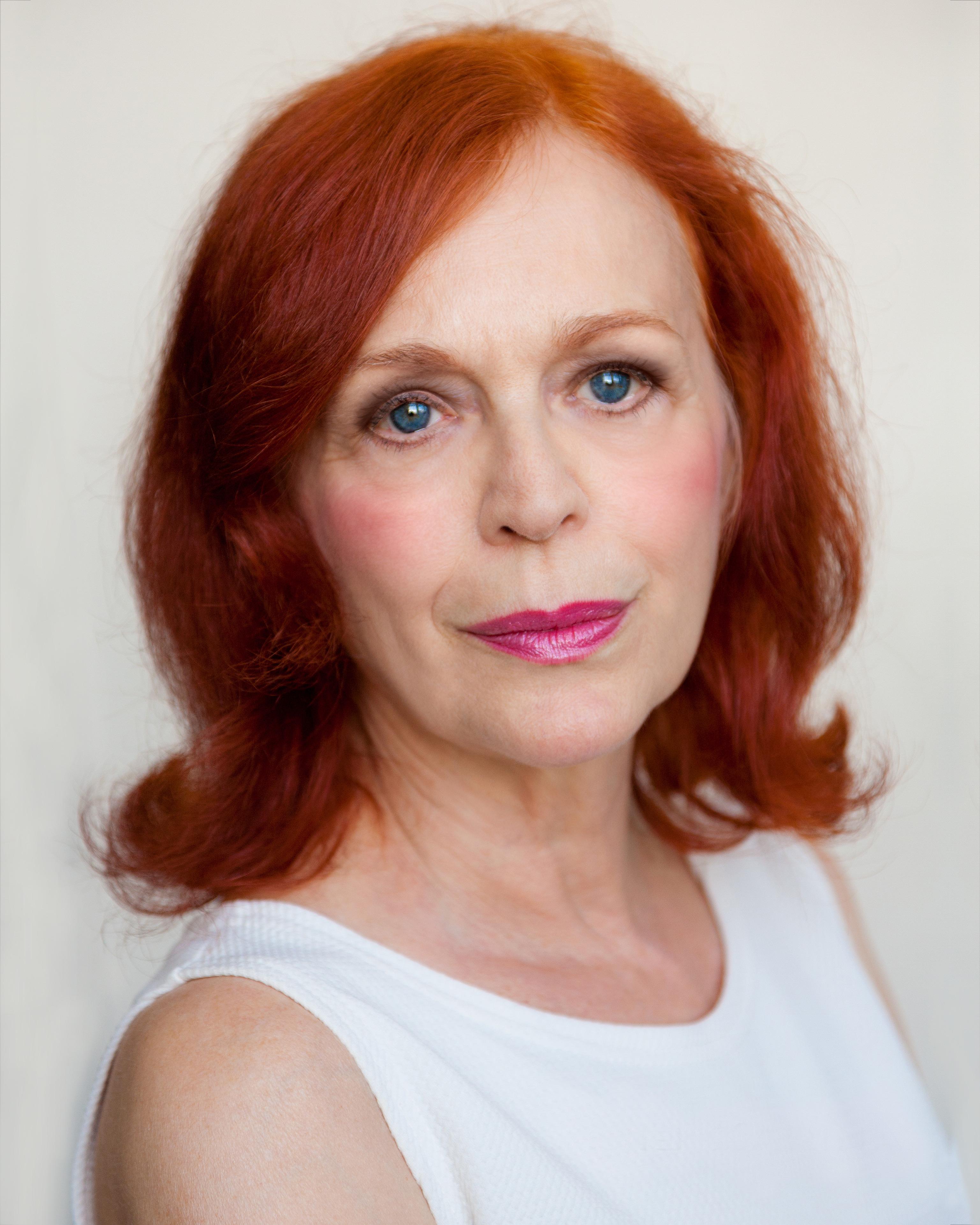 actor Iris Karina large photo