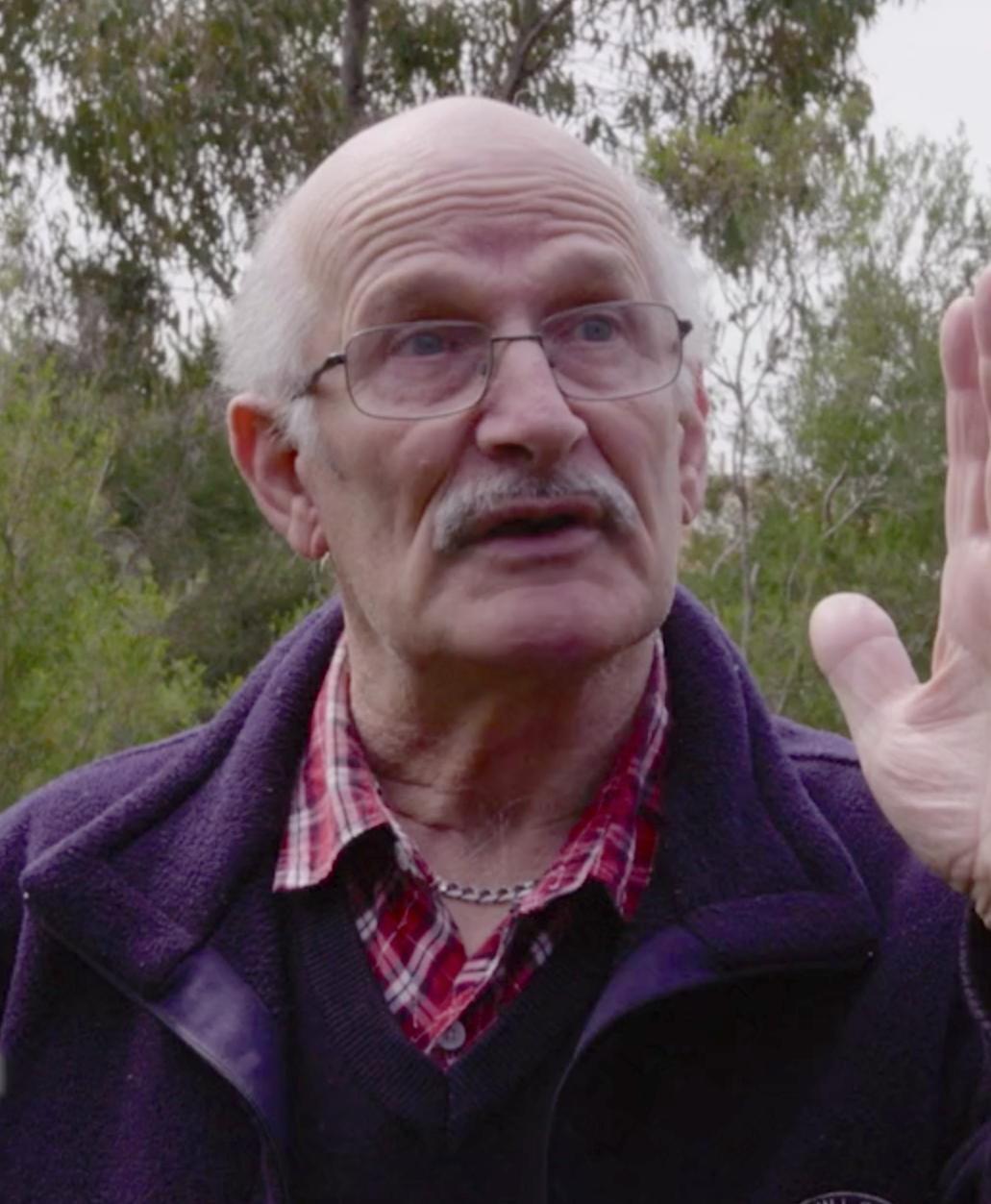 actor Paul Smith large photo