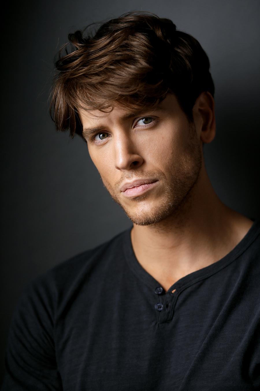 actor Chris Baker large photo