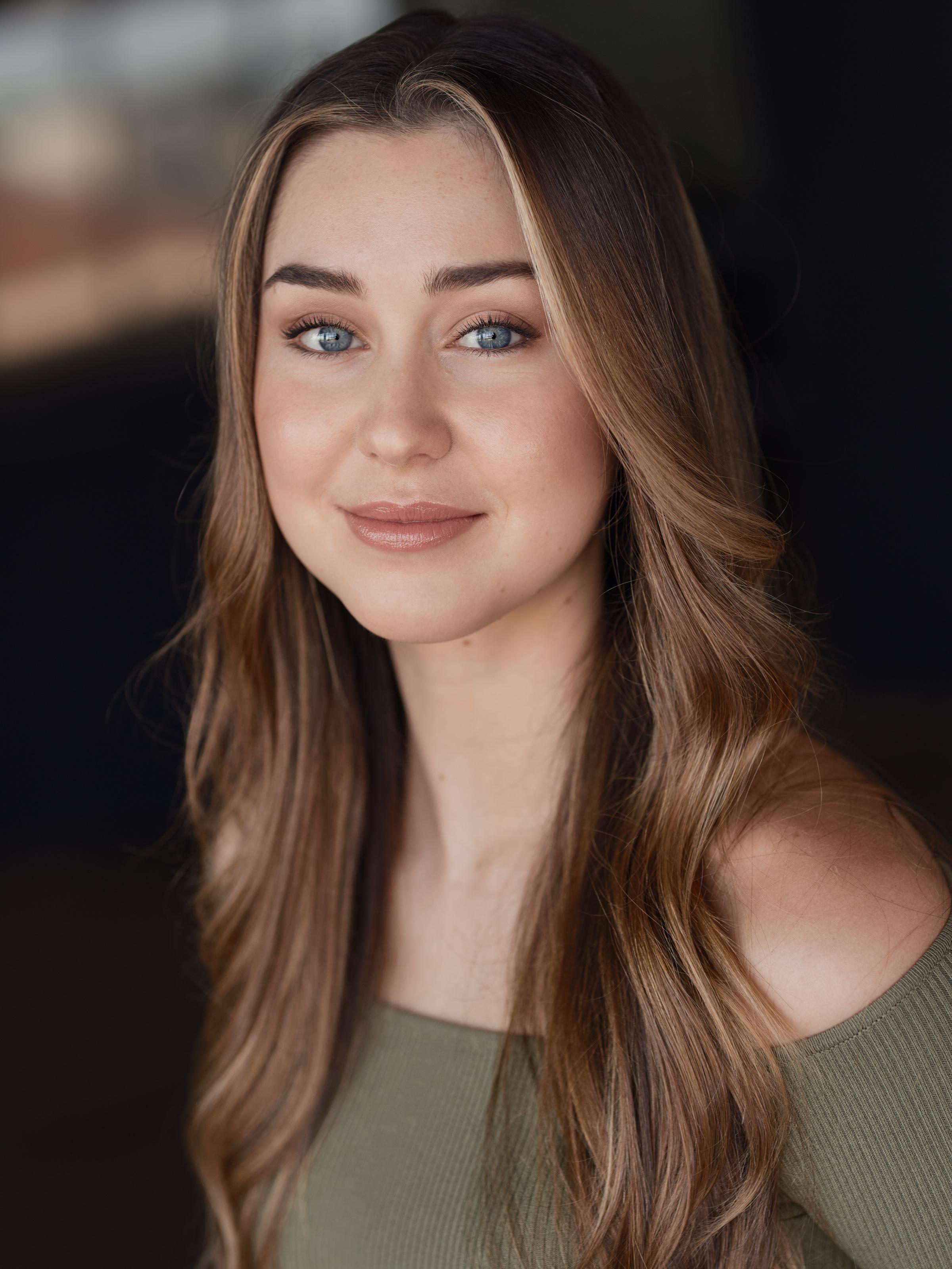 actor Lauren Goetz large photo