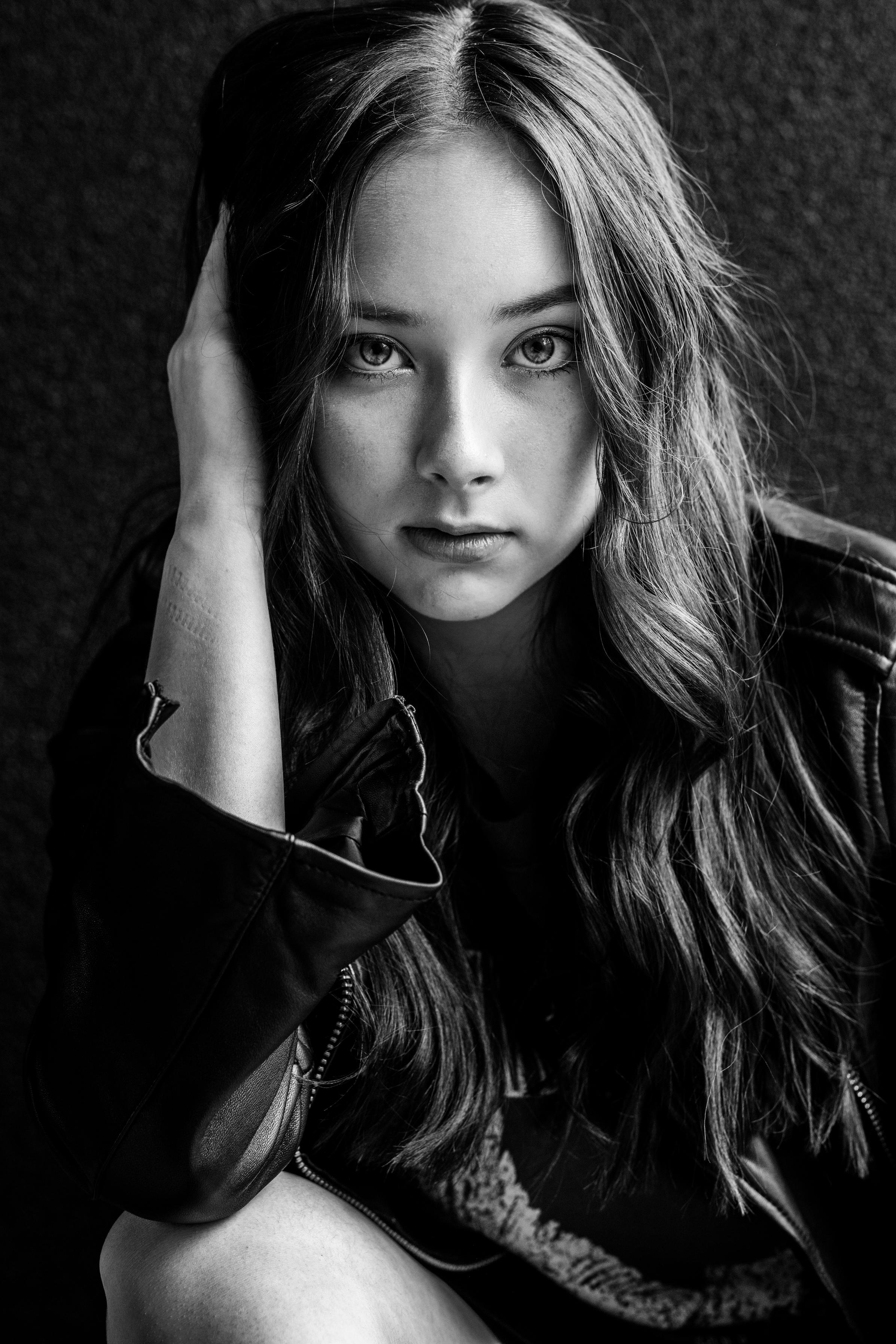 actor Chloe Guy large photo