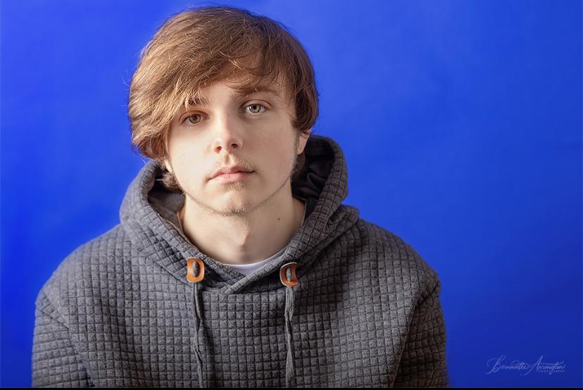 actor Deke Garner large photo