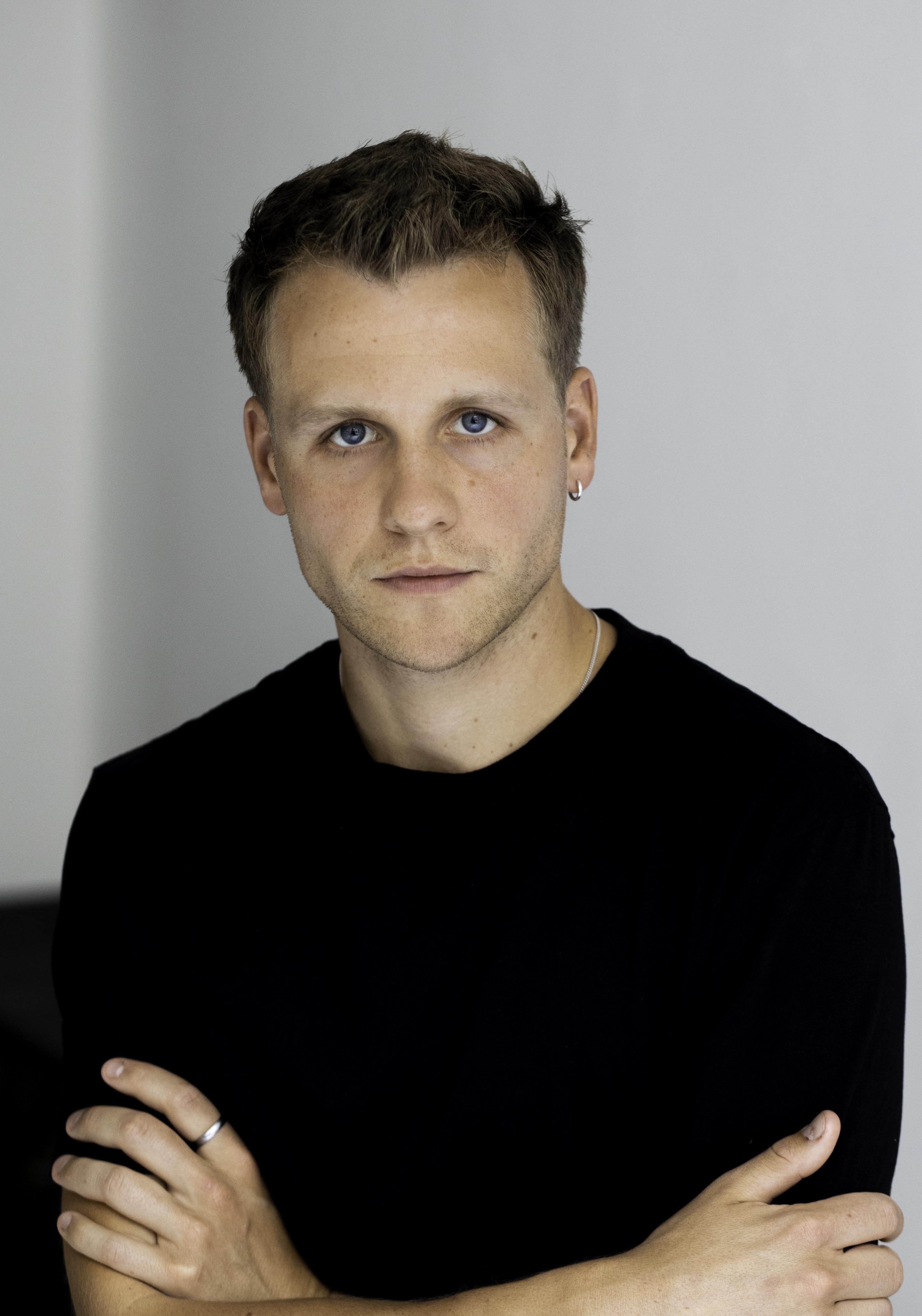 actor Josh Dylan large photo