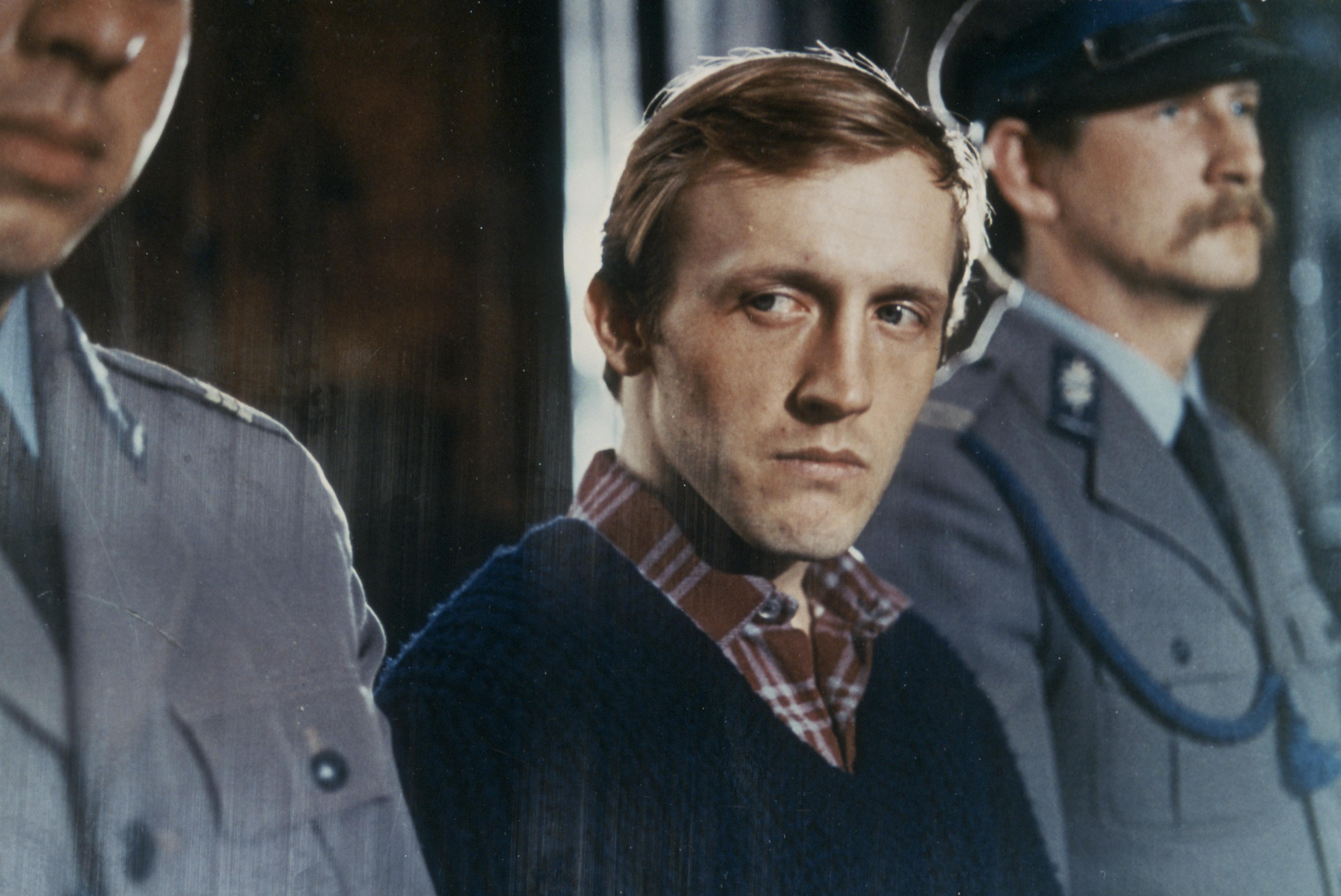 actor Artur Barcis large photo