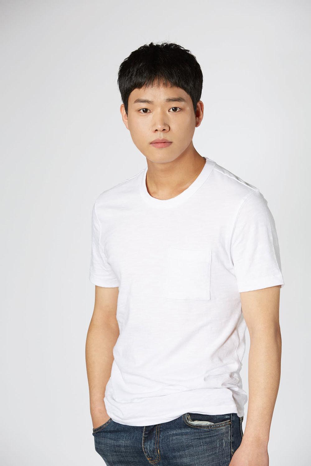 actor Jung Ik-han large photo