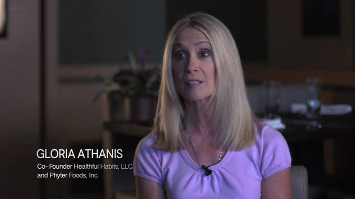 actor Gloria Athanis large photo