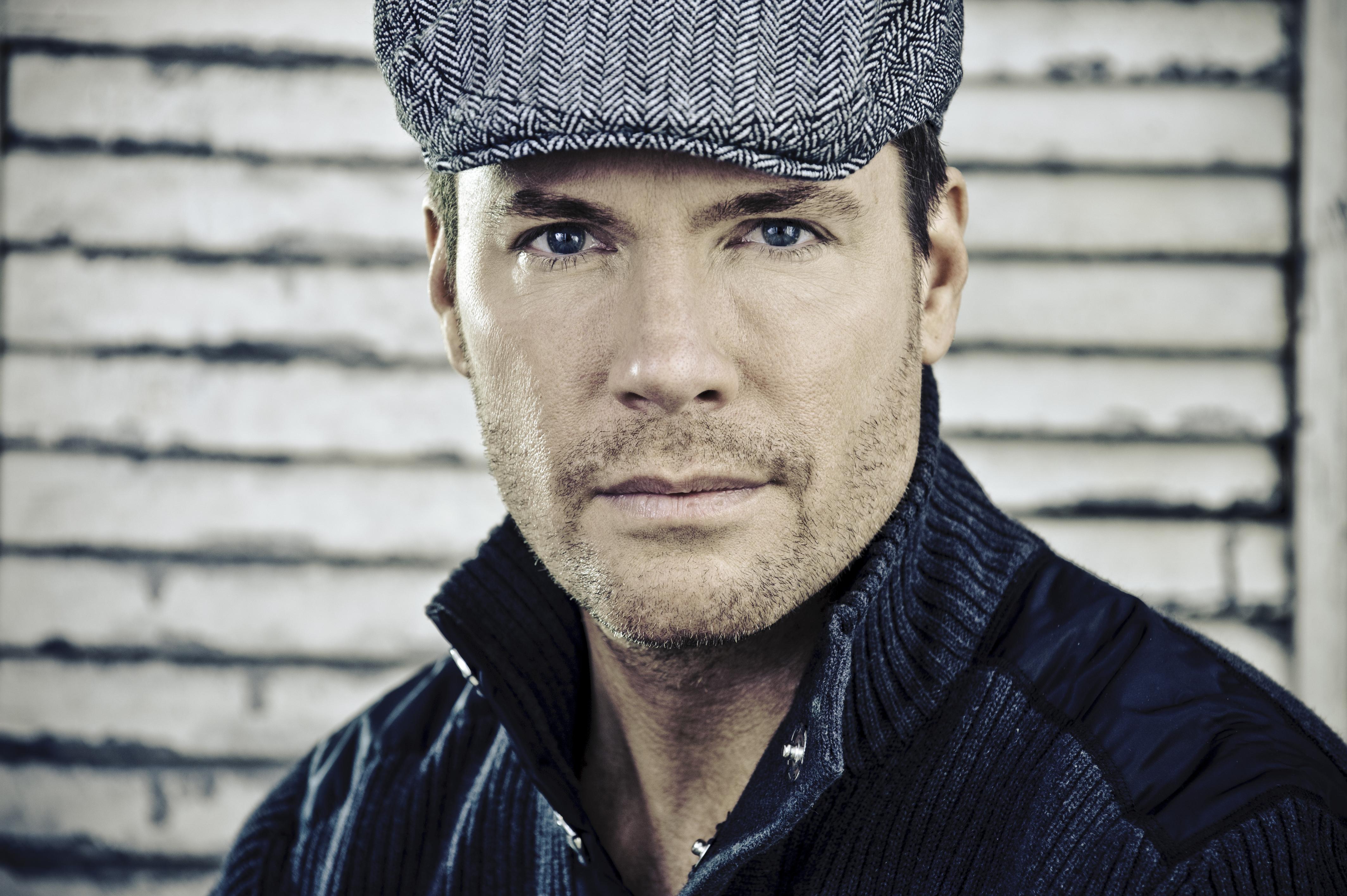 actor Kevin Strom large photo