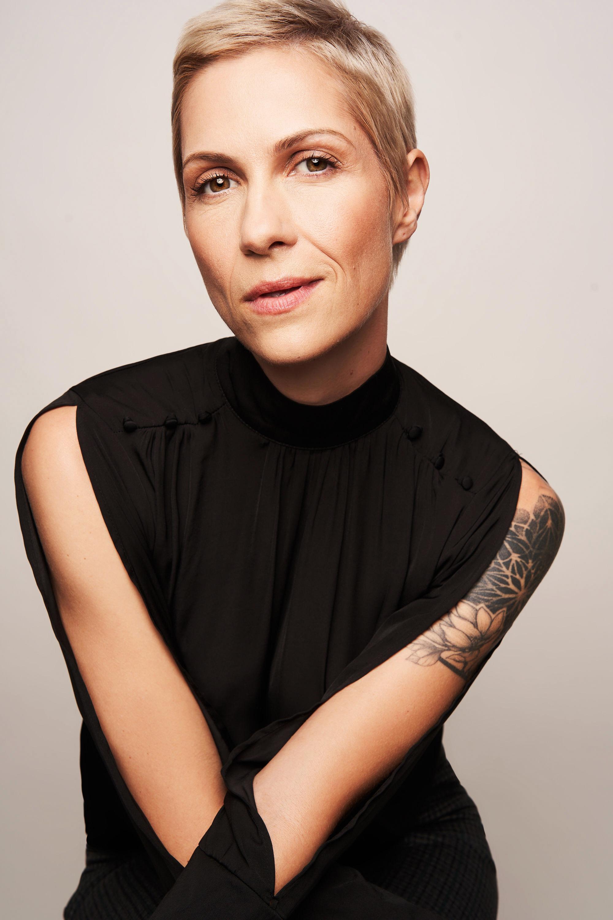 actor Anne Beyer large photo