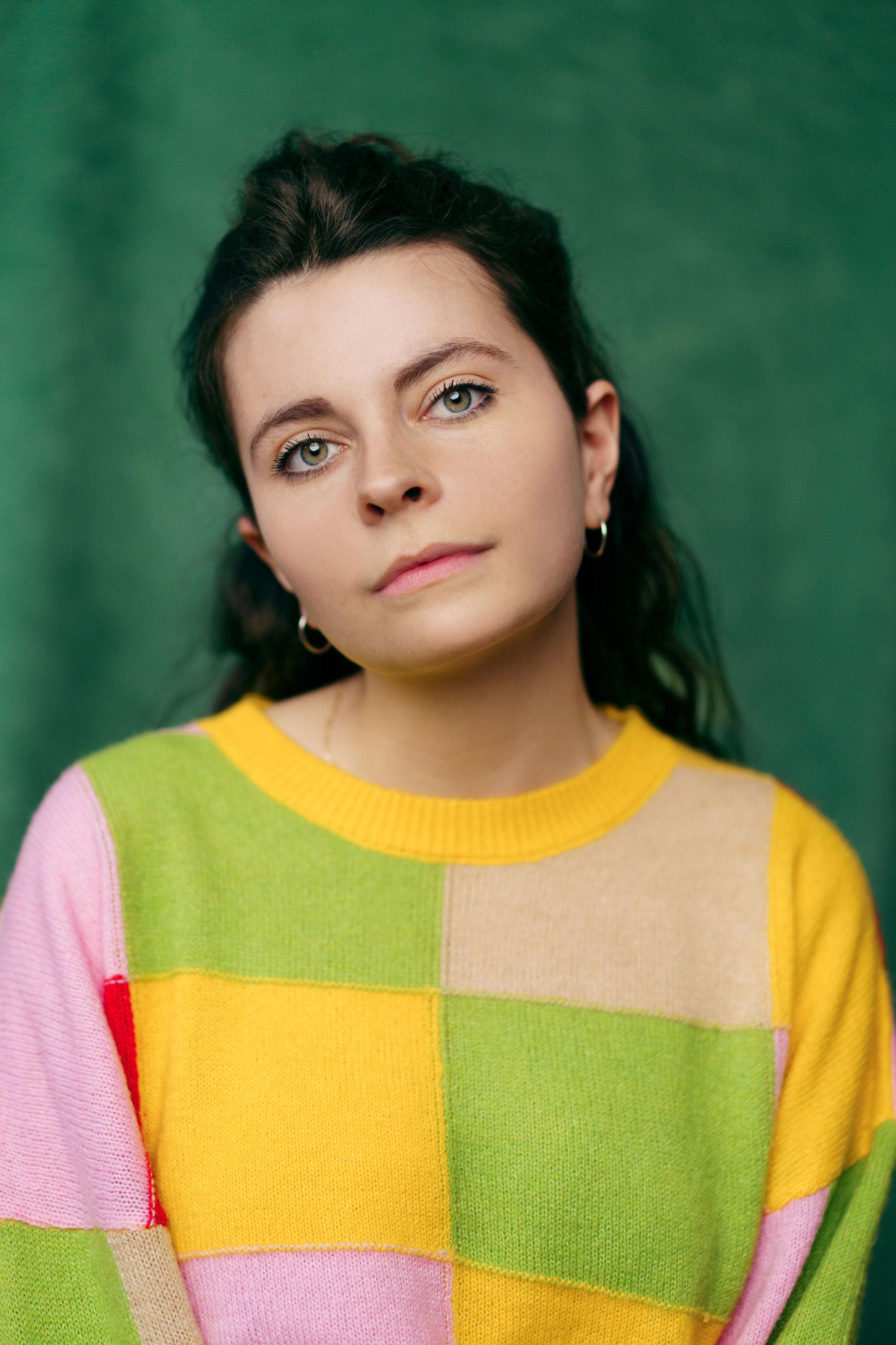 actor Harriet Leitch large photo