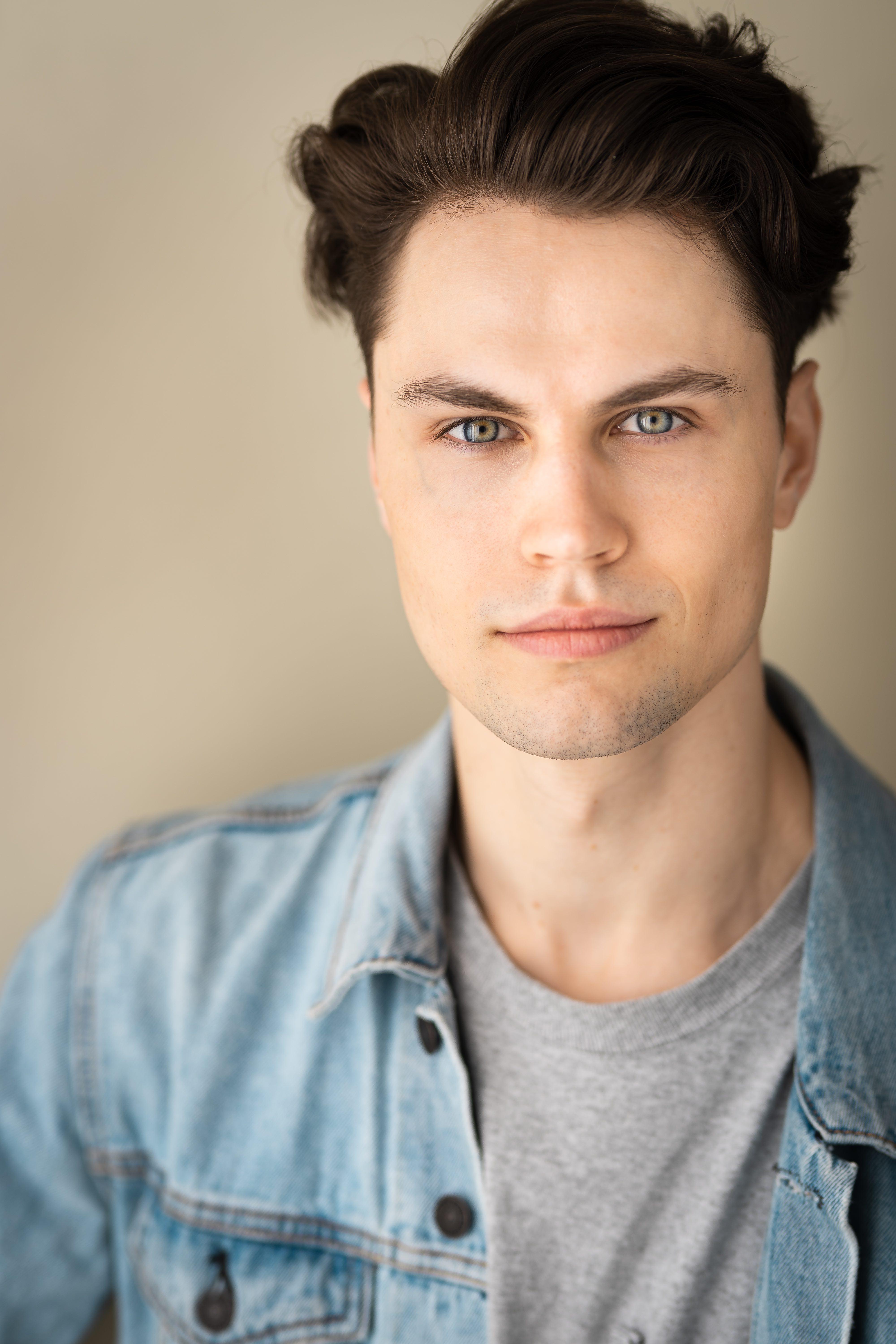 actor Joshua Blumhagen large photo