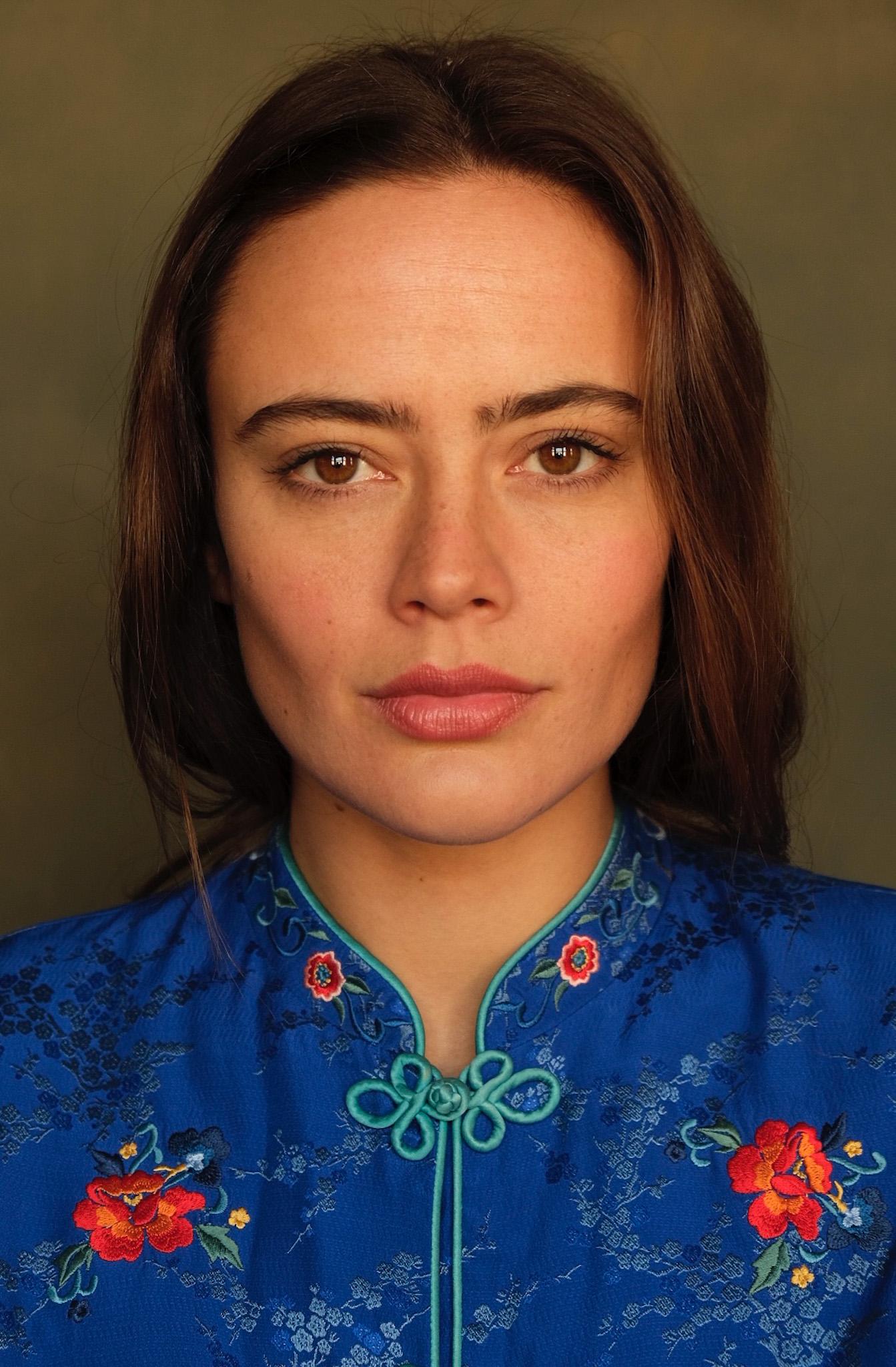 actor Sophie Robertson large photo