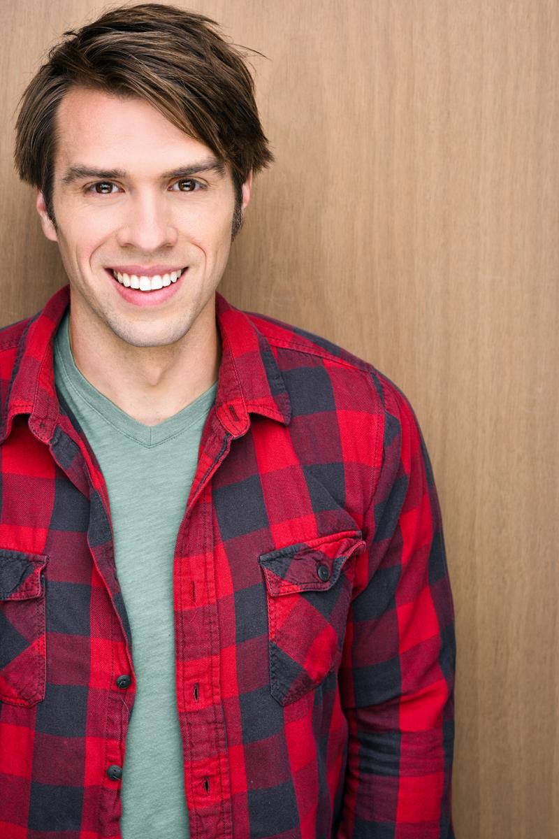 actor Joshua Hinson large photo