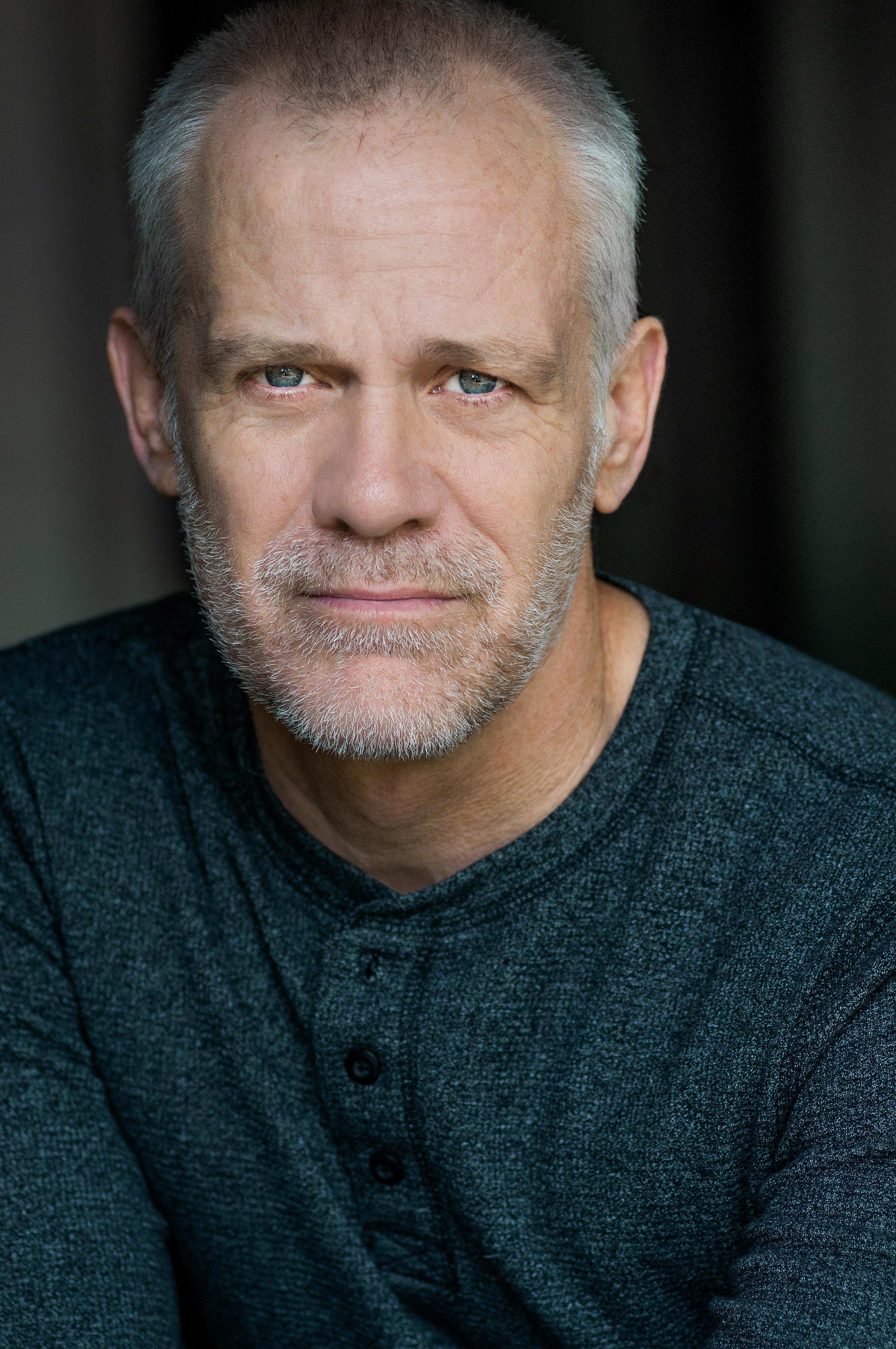 actor Steven Sean Garland large photo