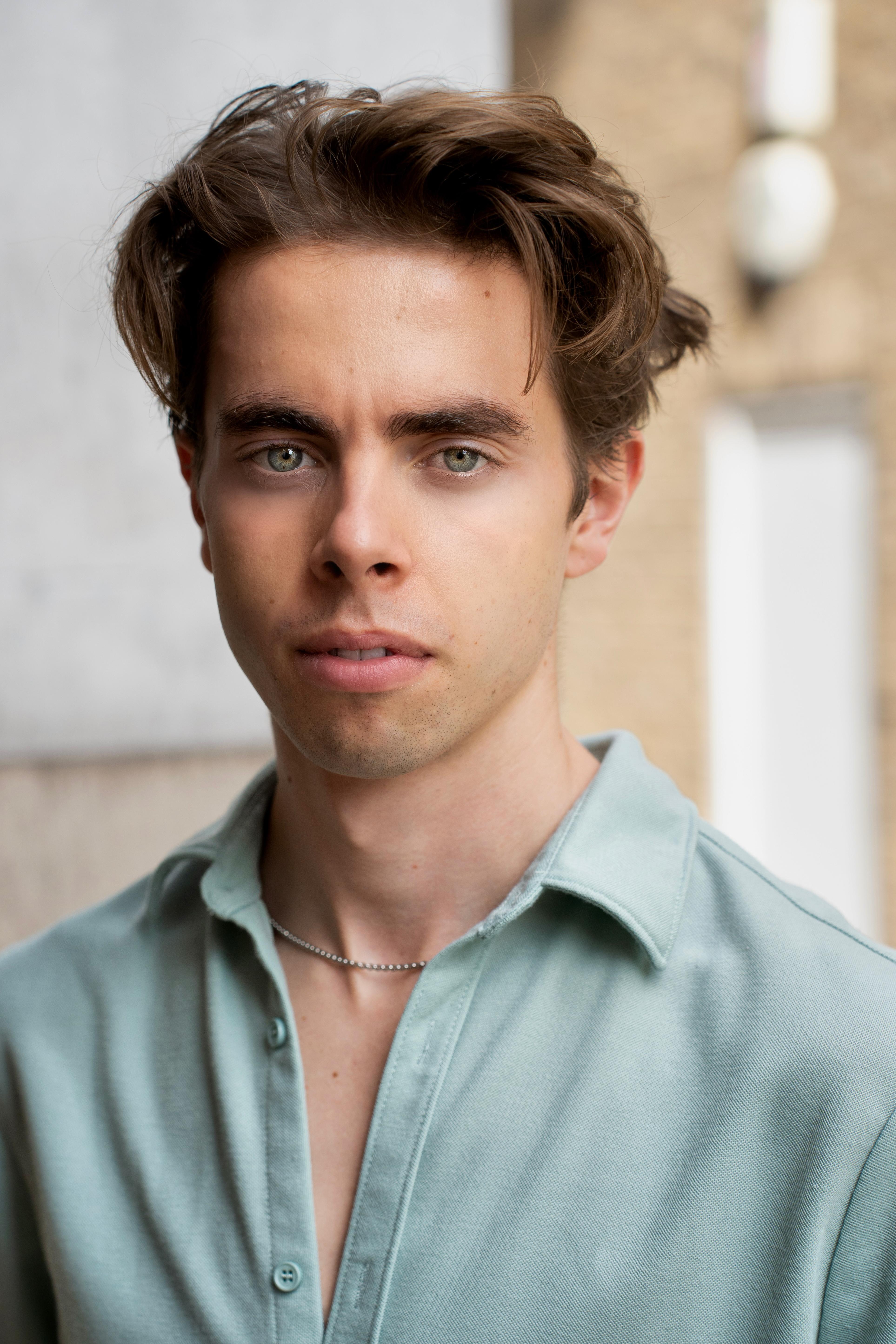 actor Max Boast large photo