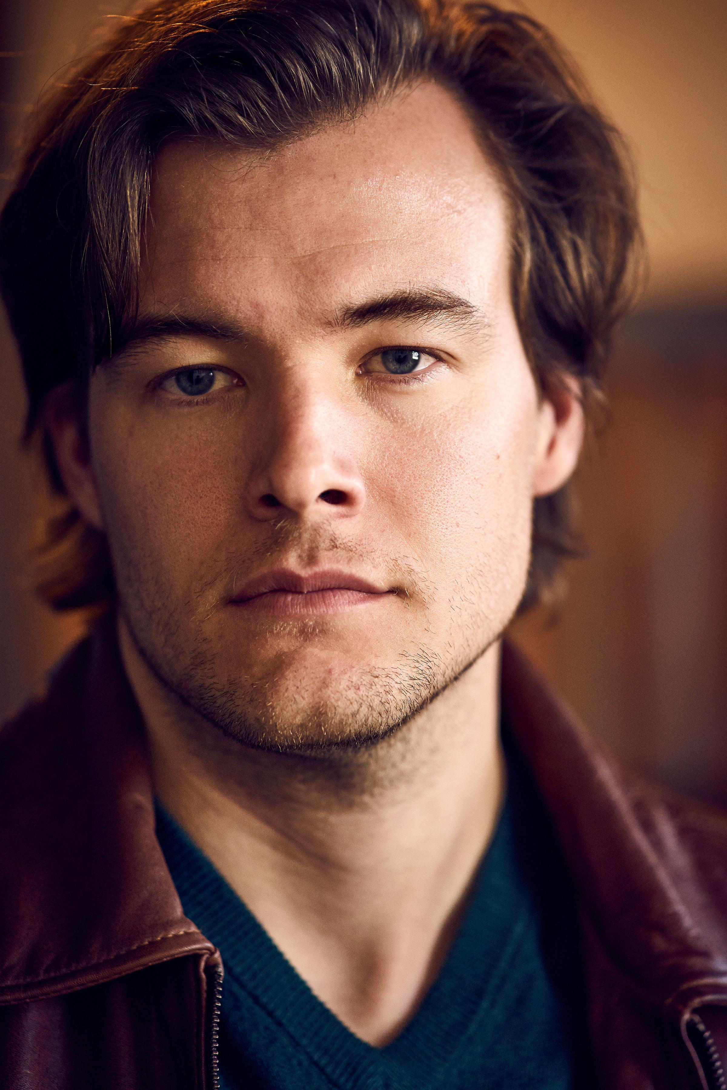 actor James Roseman large photo