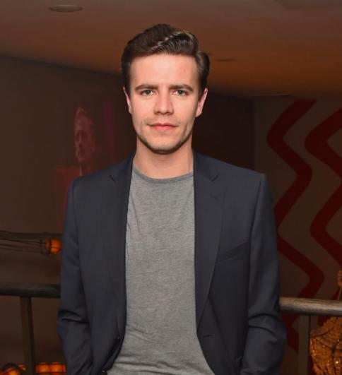 actor Oliver Johnstone large photo