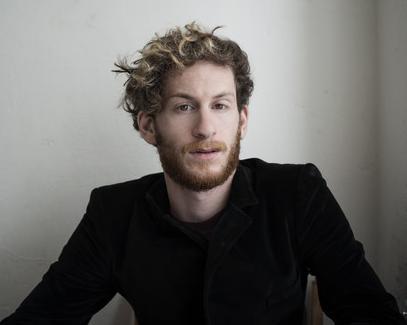 actor Elisha Banai large photo