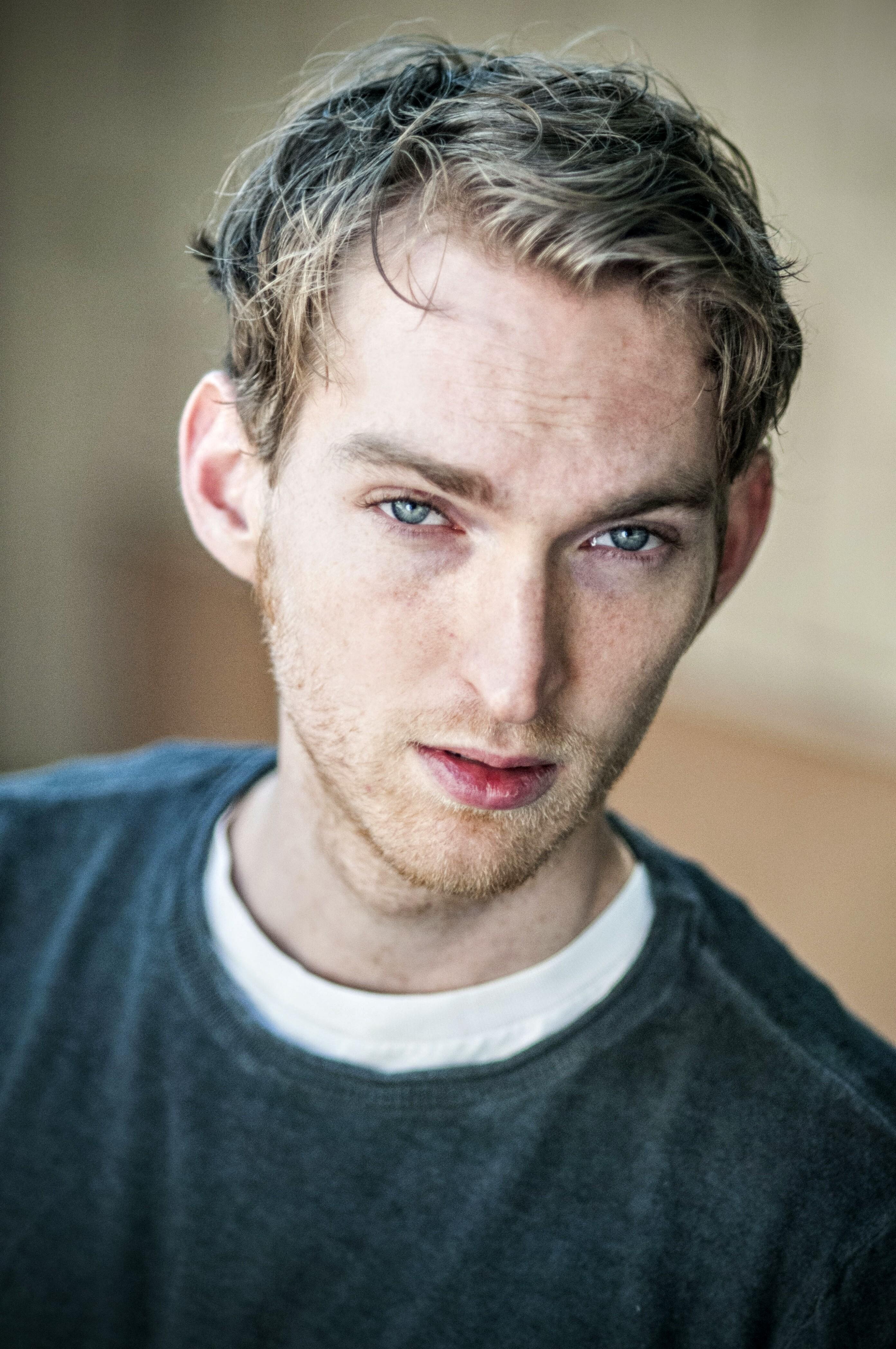 actor Kyle Andrew Bell large photo