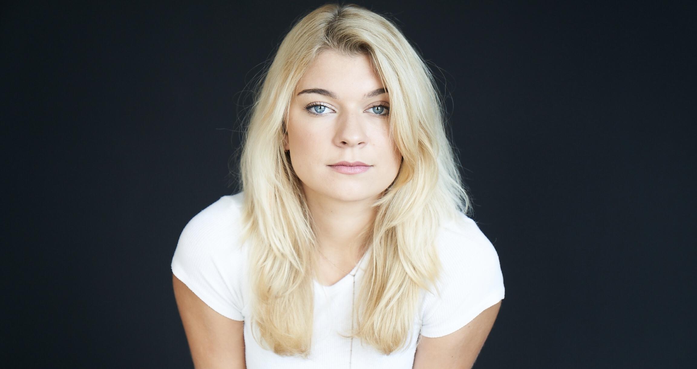 actor Mackenzie Munro large photo