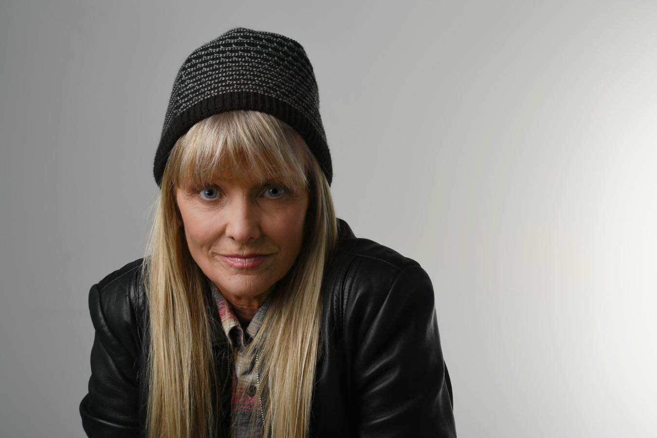 actor Kim Chastain large photo