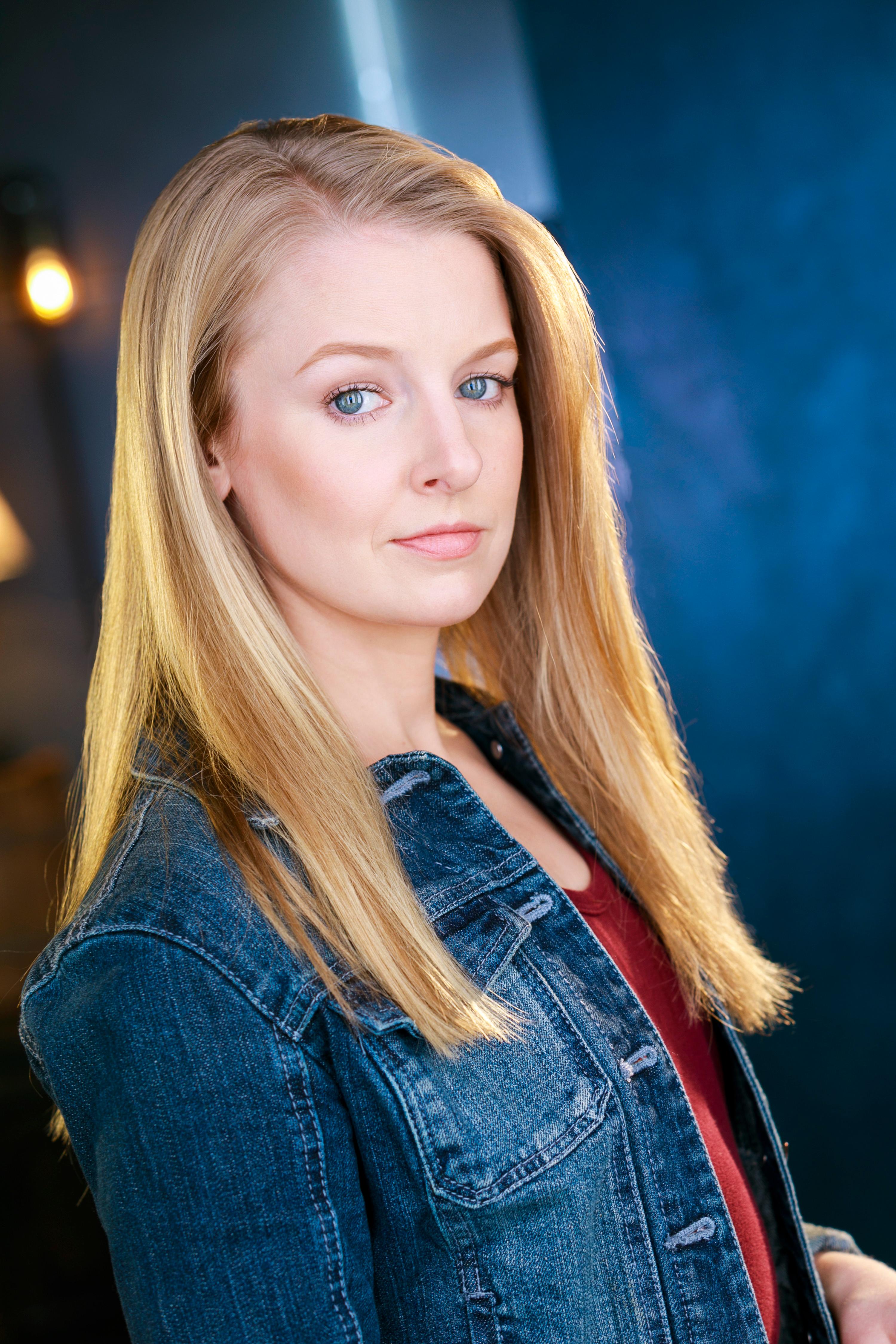 actor Kelly Washington large photo