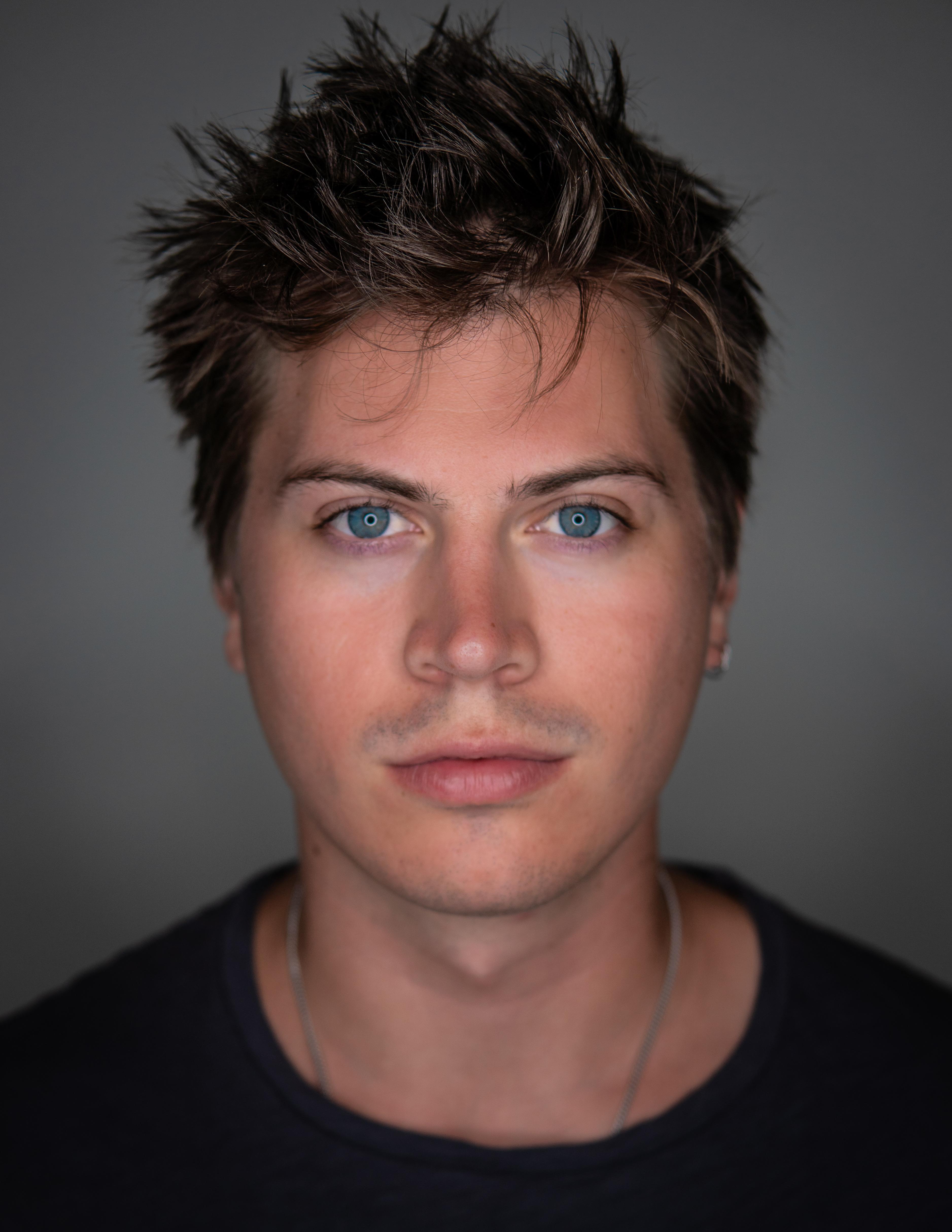 actor Tanner Stine large photo