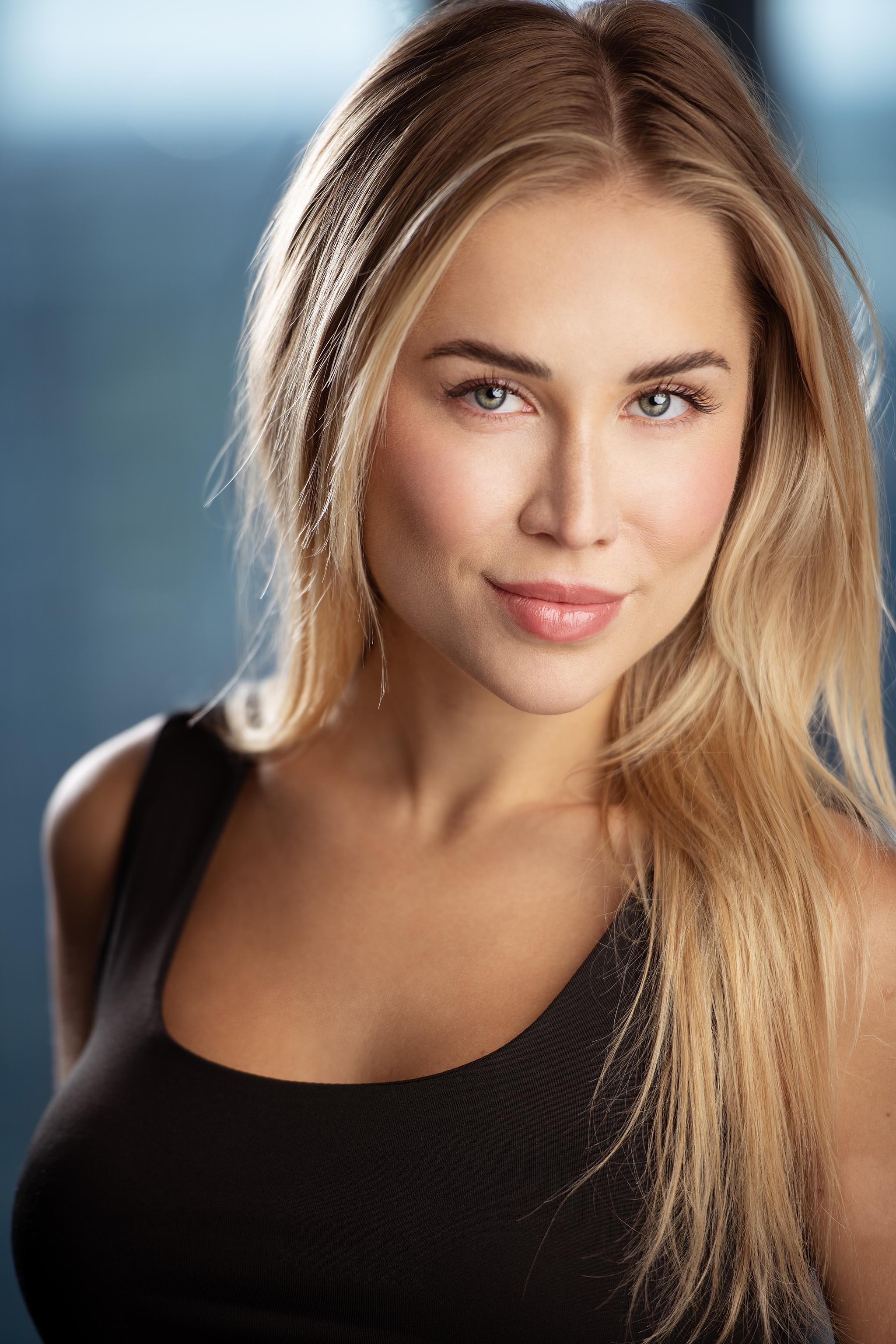 actor Tatiana Piper large photo