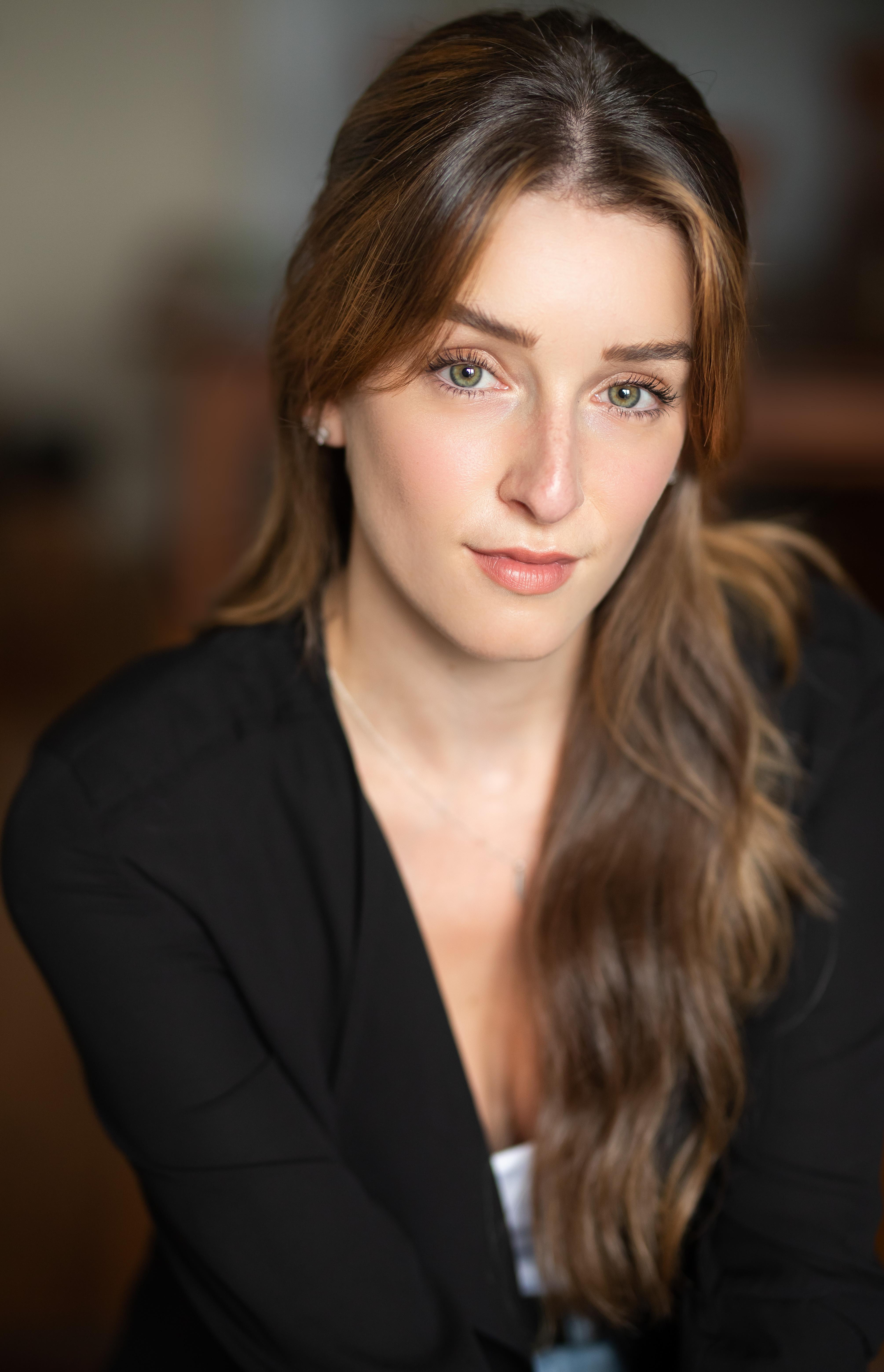 actor Catherine Saindon large photo