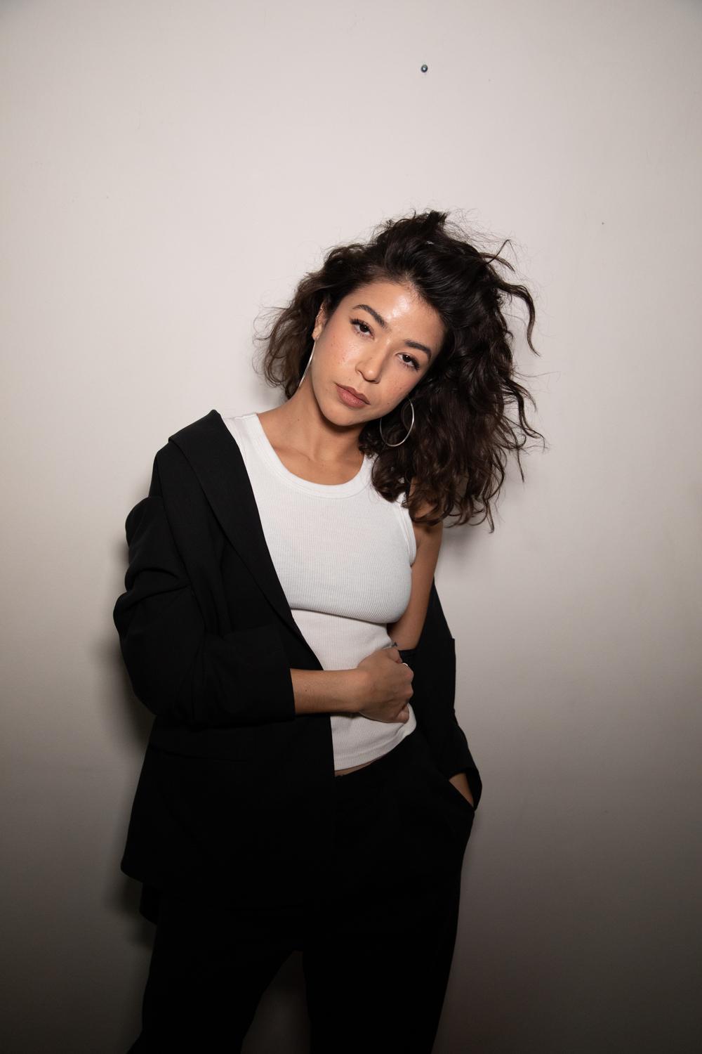 actor Isabella Oliveira large photo