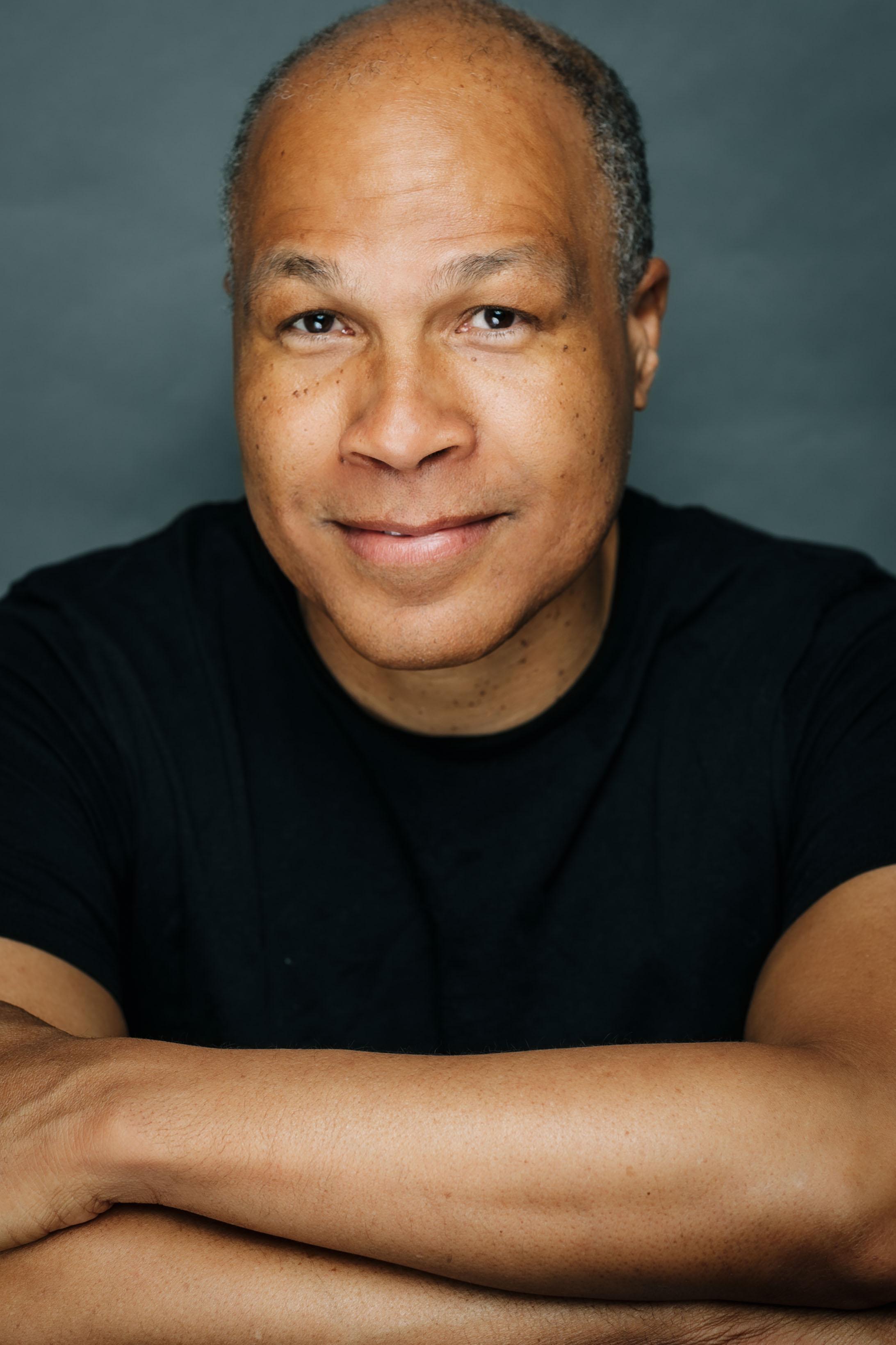 actor Troy Mclaughlin large photo