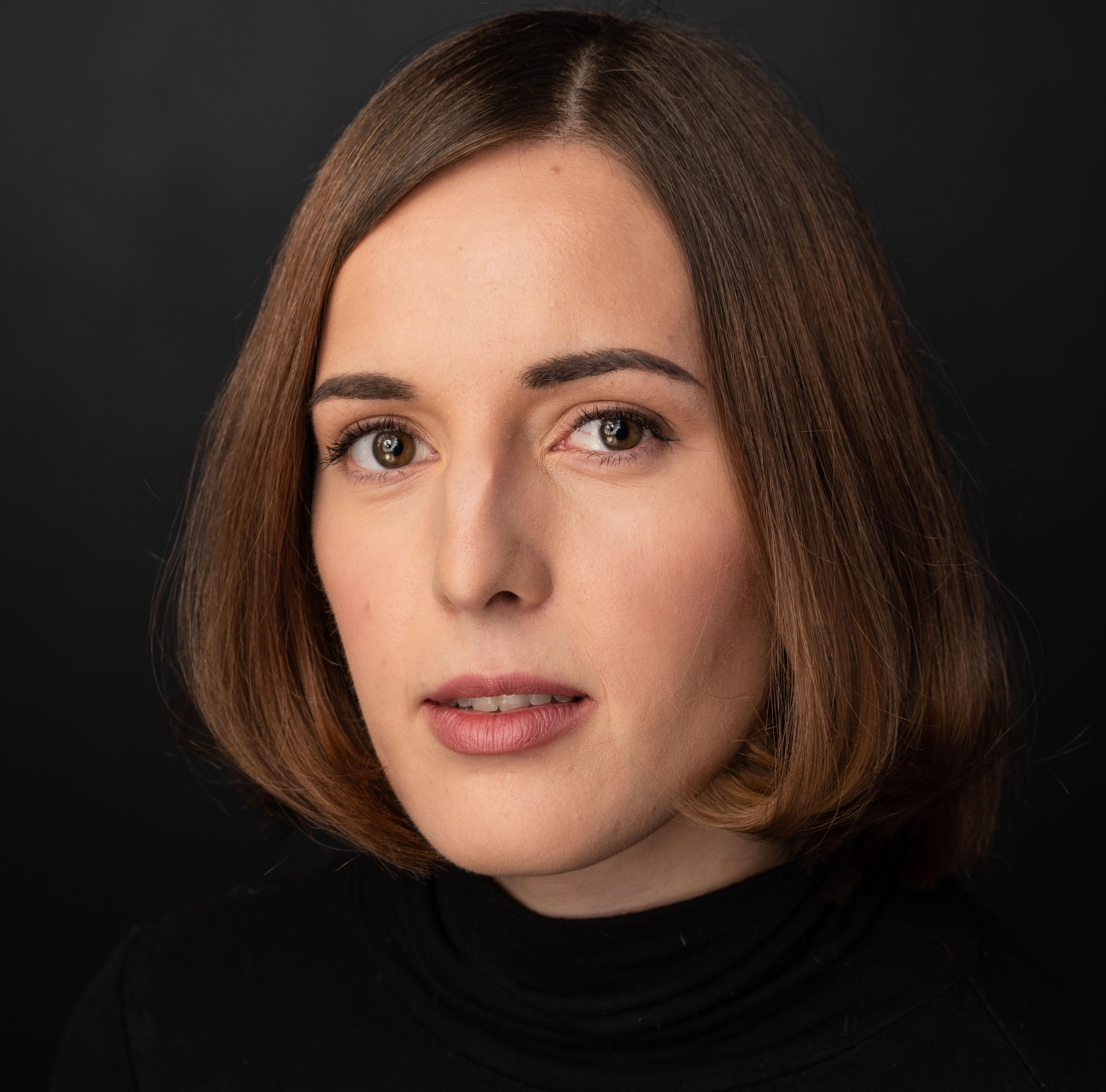 actor Elizabeth Gibson large photo