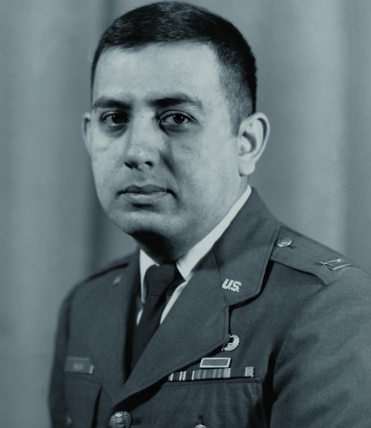 actor Robert Salas large photo