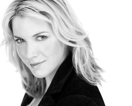 actor Sara Chase large photo