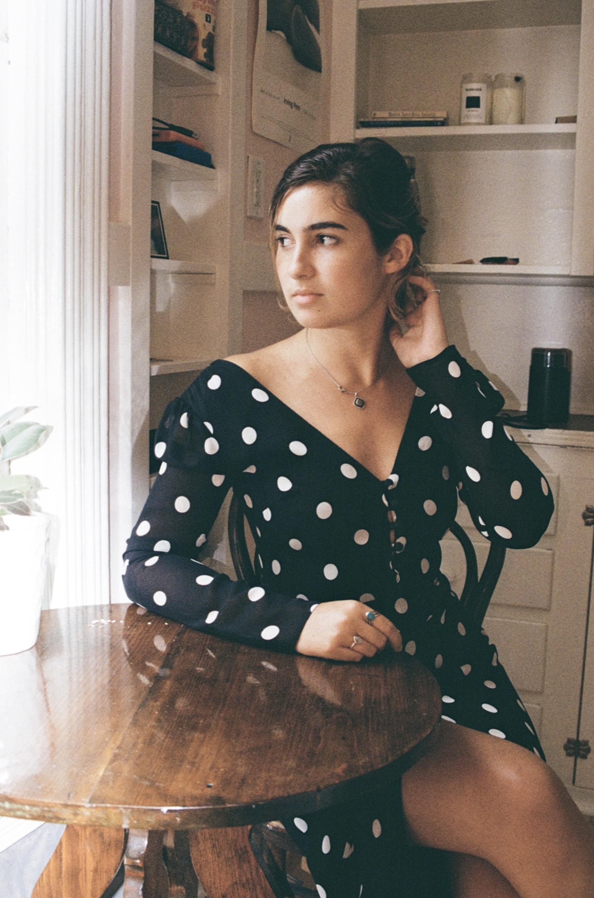 actor Jessica Barr large photo