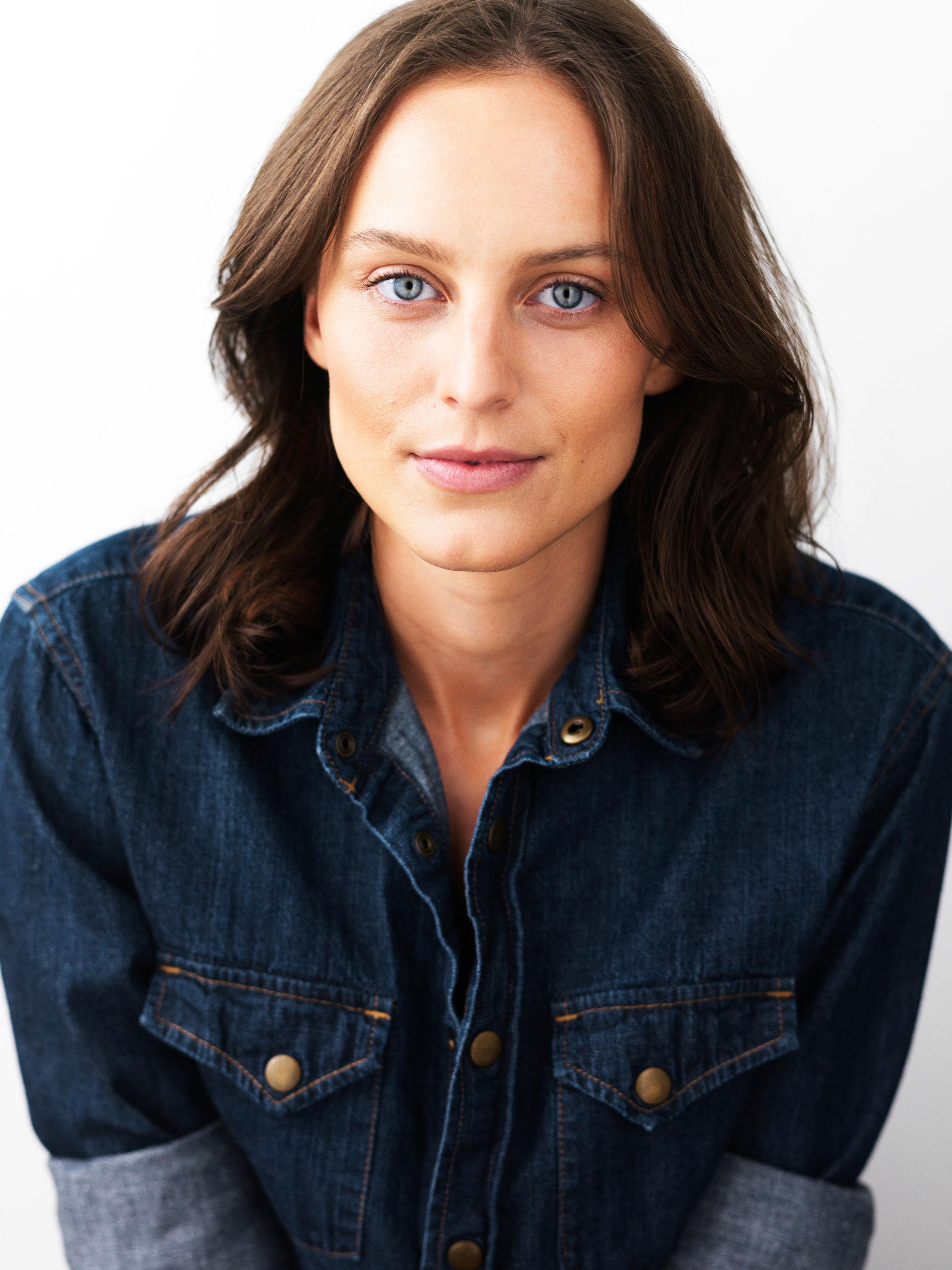 actor India Chappell large photo