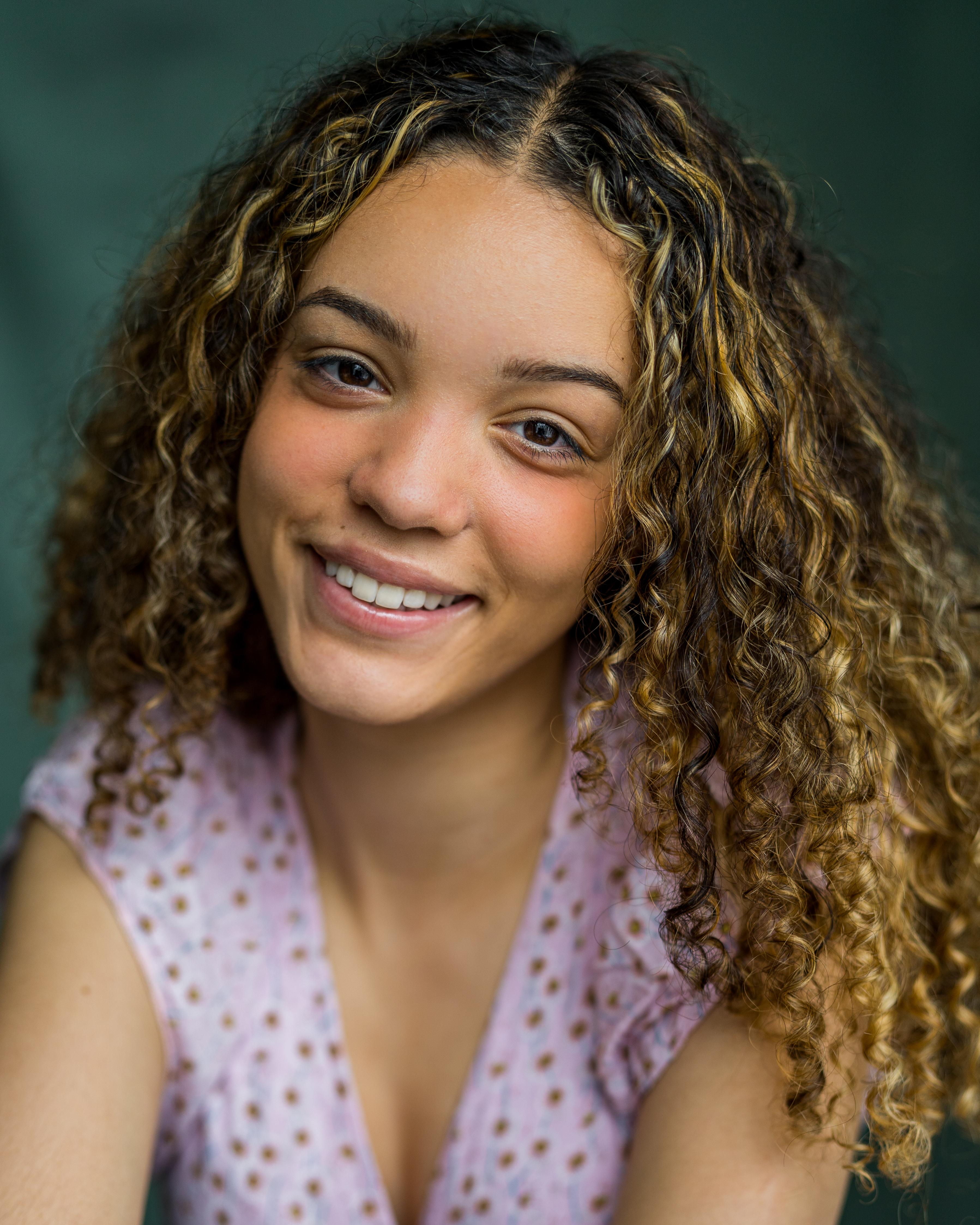 actor Maria Almeida large photo