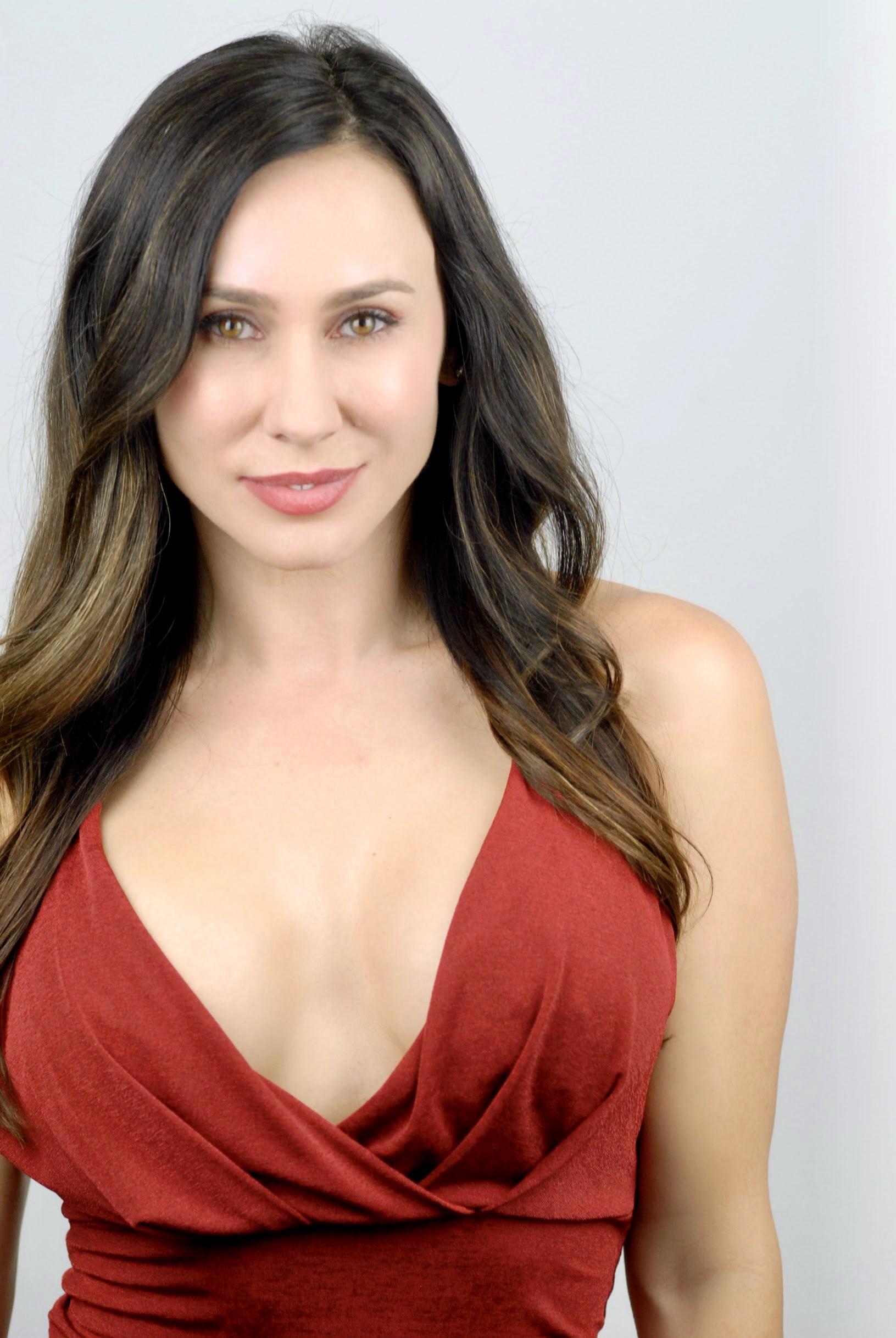 actor Johanna Rae large photo