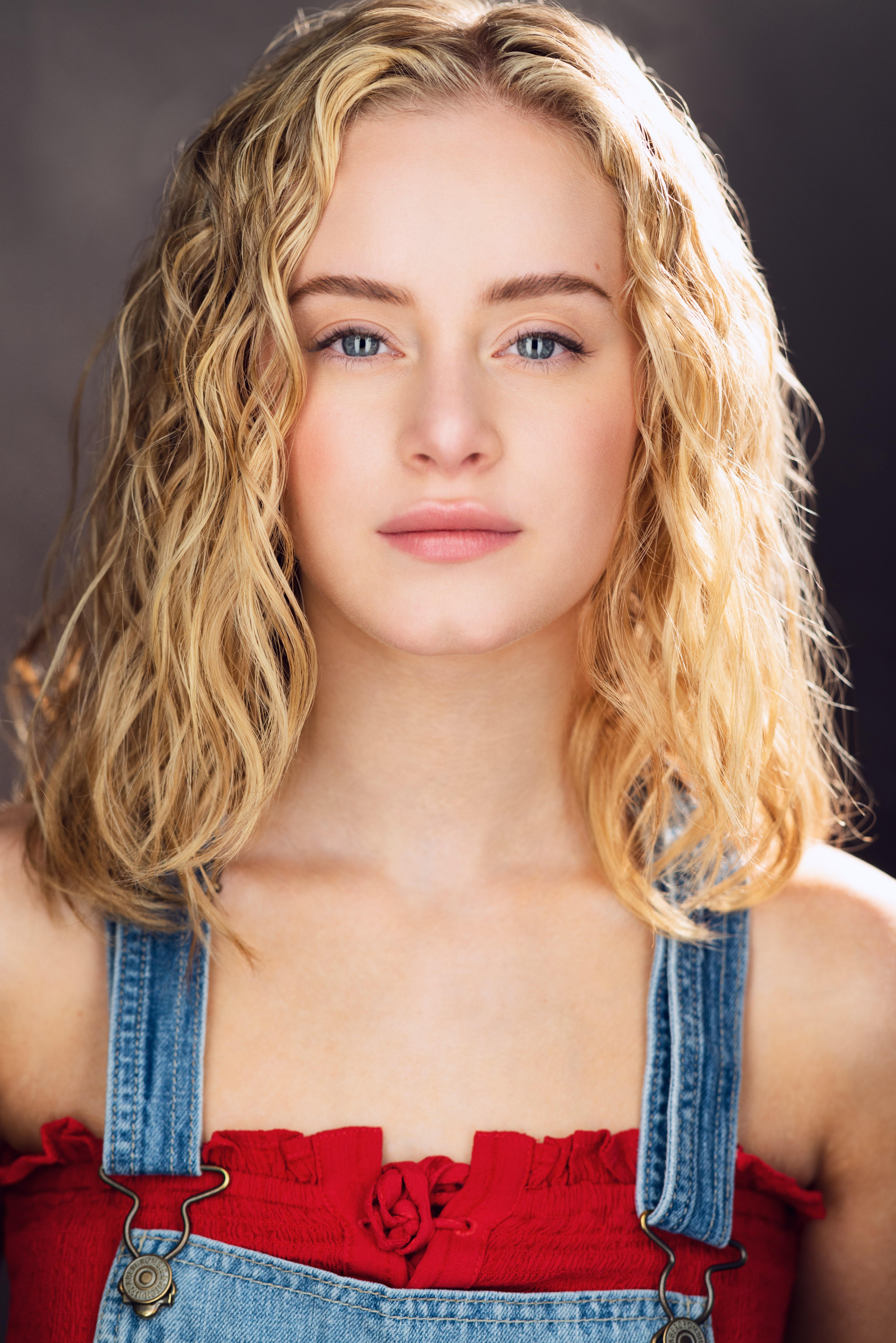 actor Danielle Kotch large photo